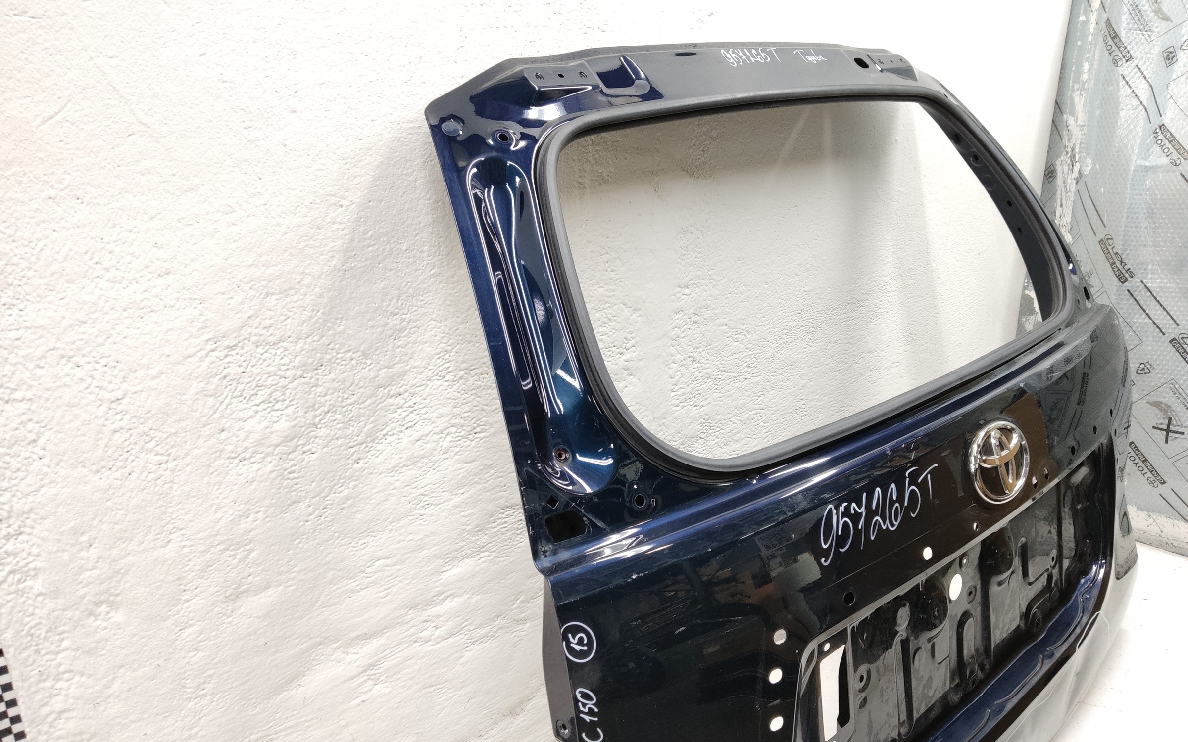 Крышка багажника Toyota Land Cruiser Prado 150 Restail 2