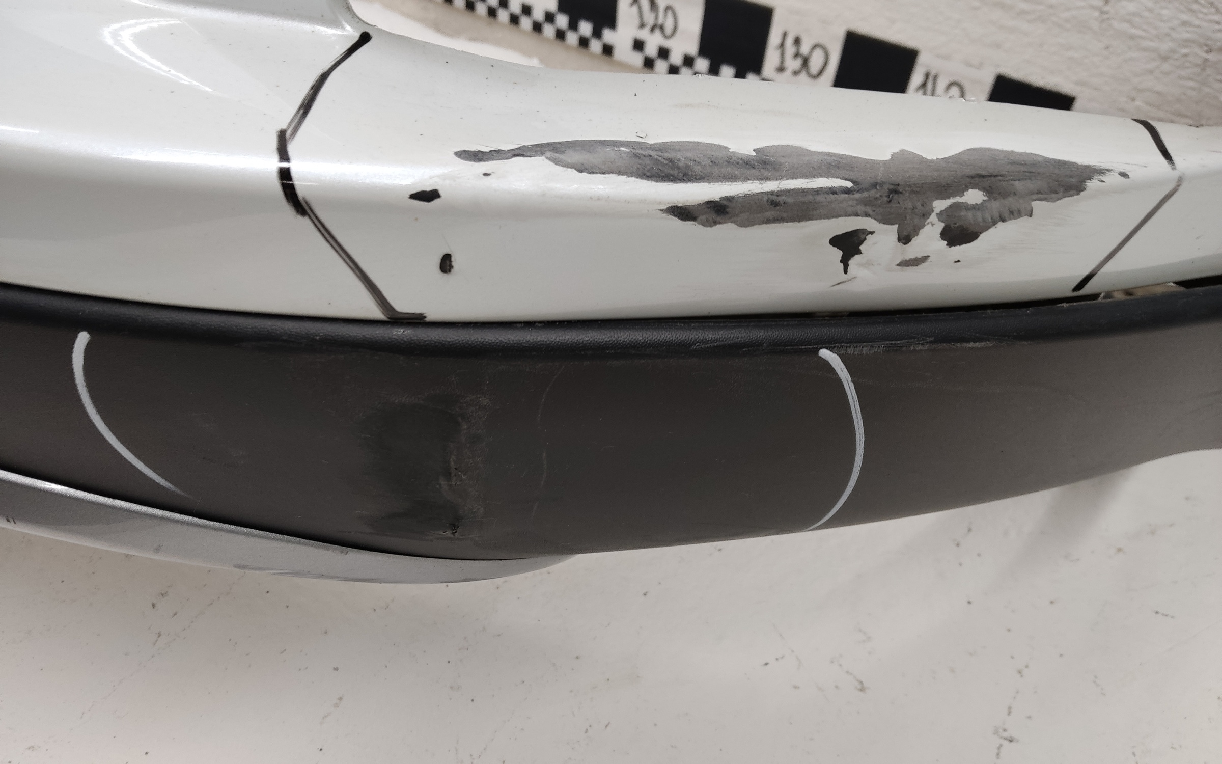 Бампер задний Toyota RAV4 CA40 Restail