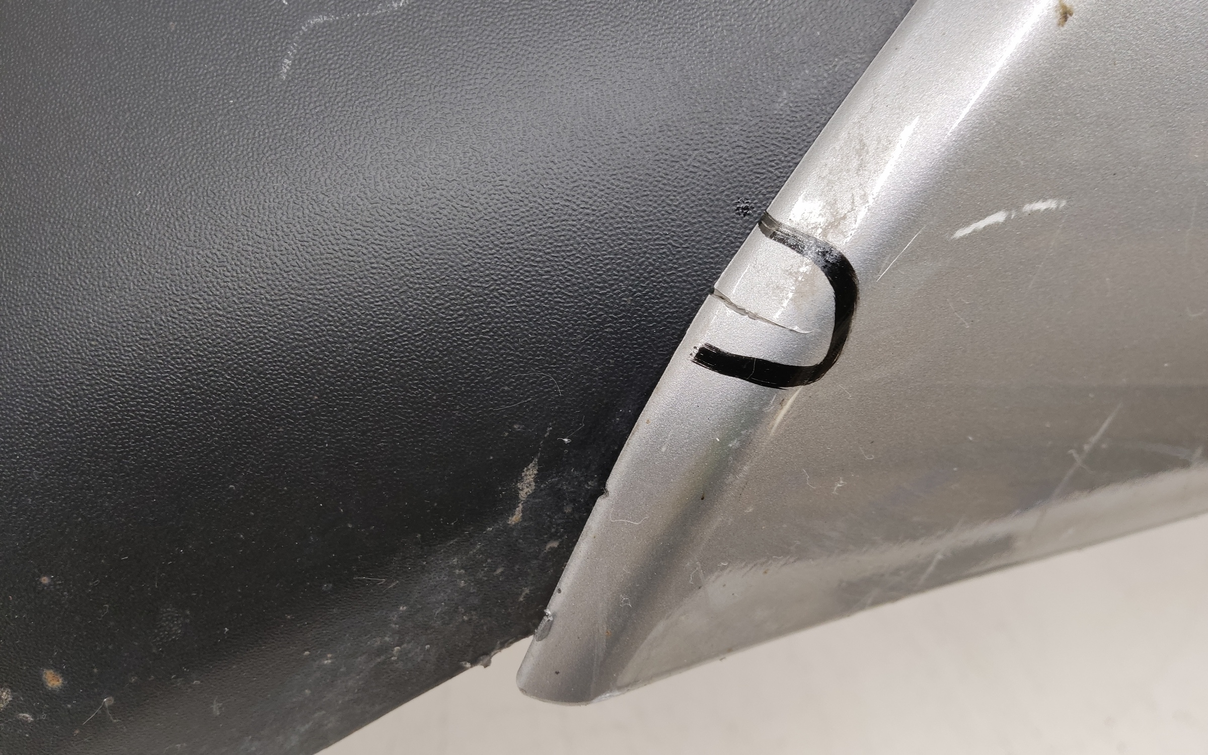 Бампер задний Toyota RAV4 CA40 Restail