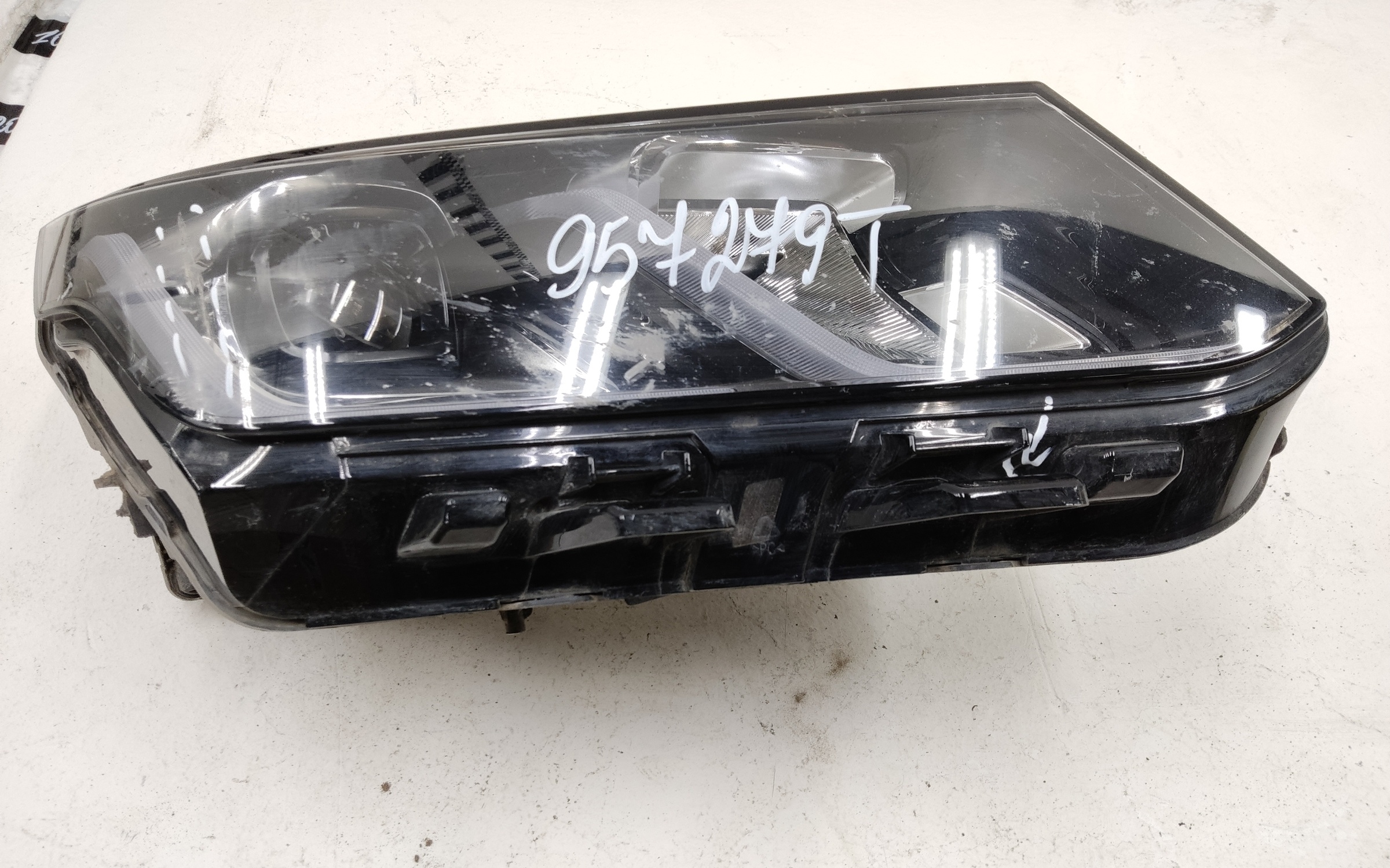 Фара передняя правая Belgee X50 LED