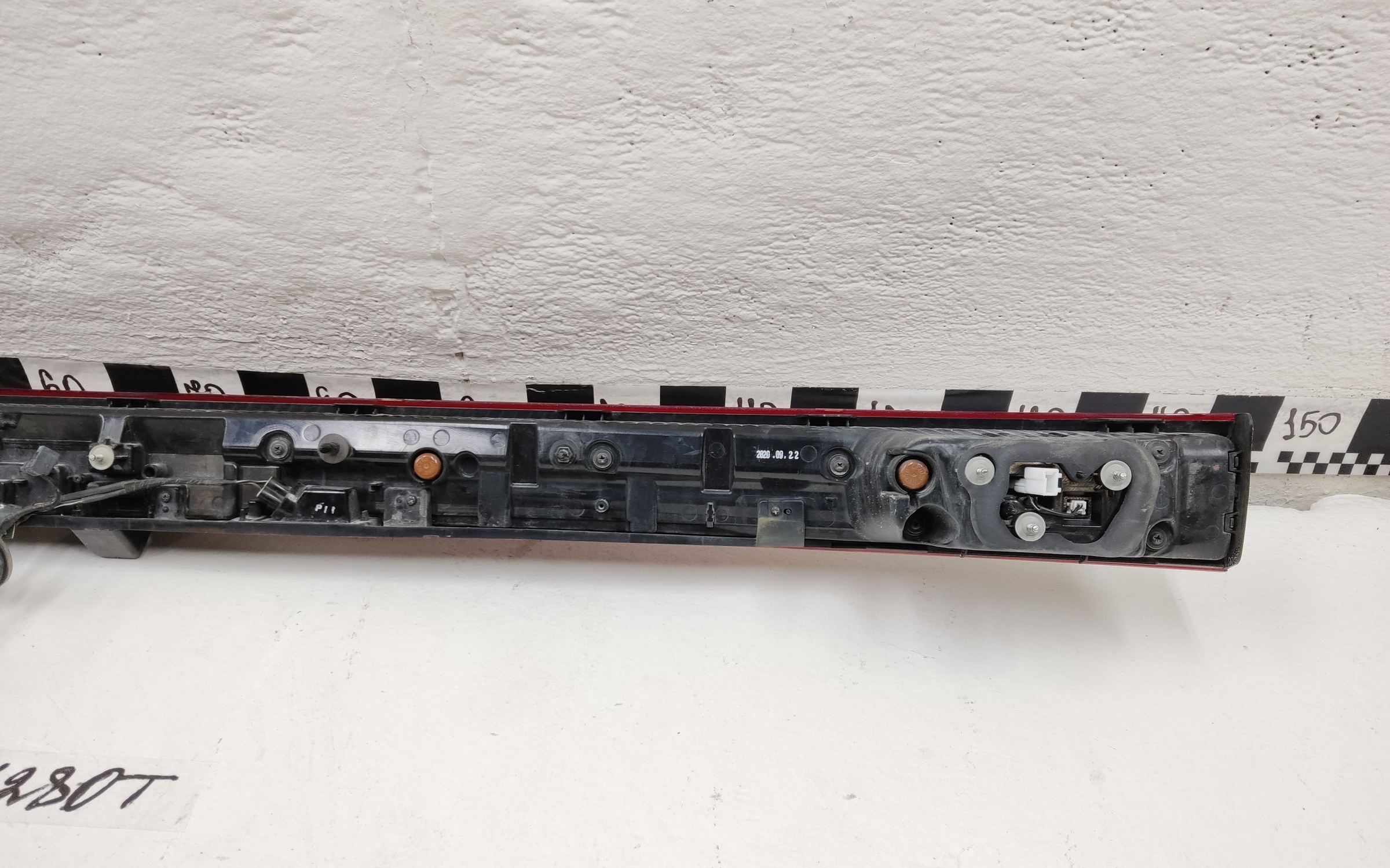 Фонарь крышки багажника Kia Carnival 4 LED