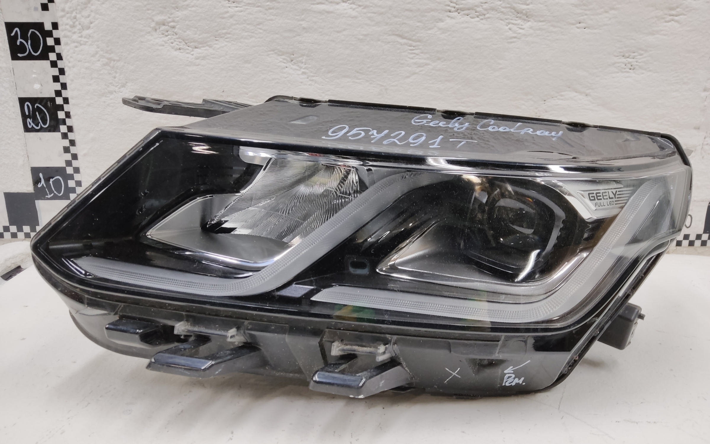 Фара передняя левая Geely Coolray LED