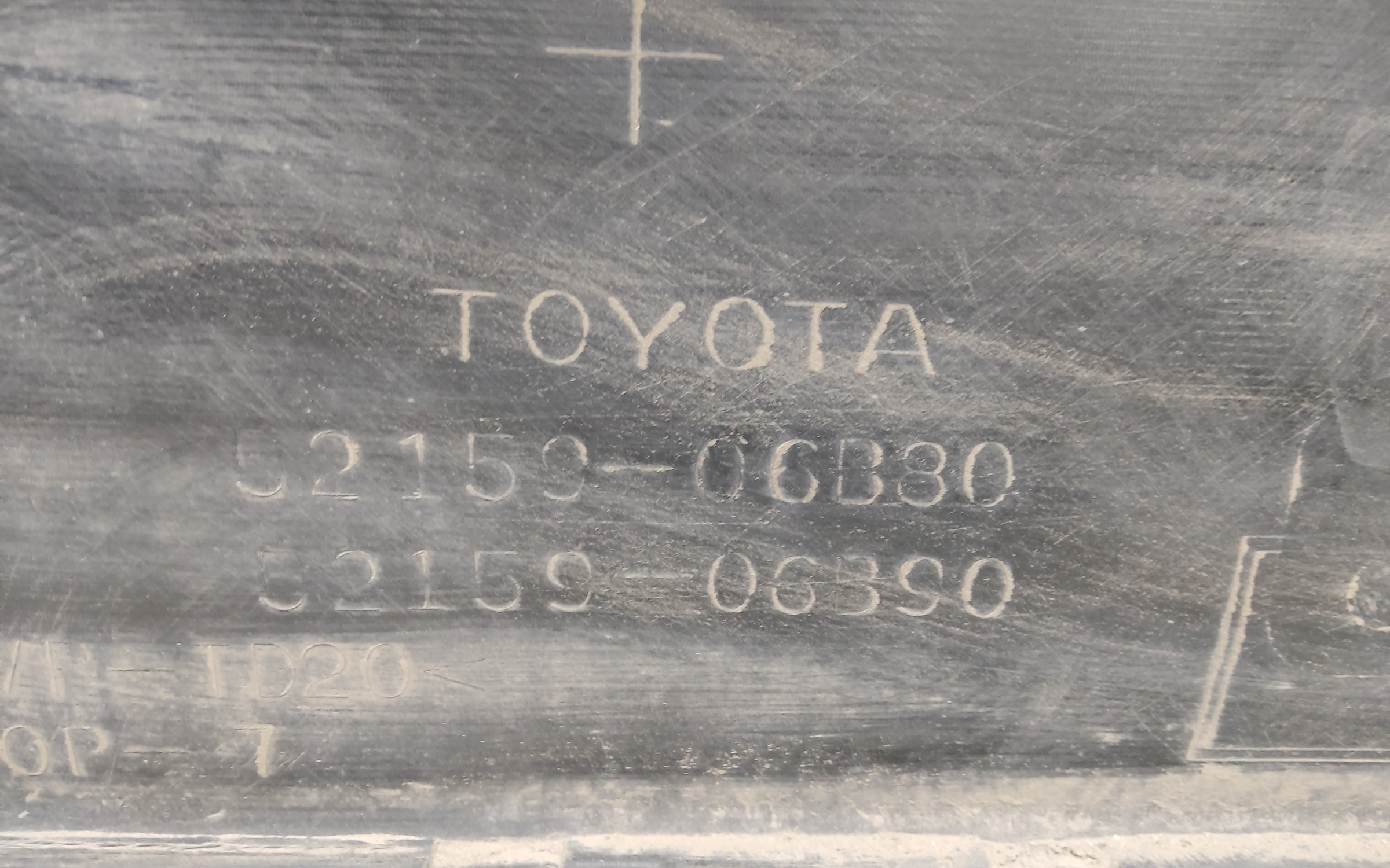 Бампер задний Toyota Camry V70