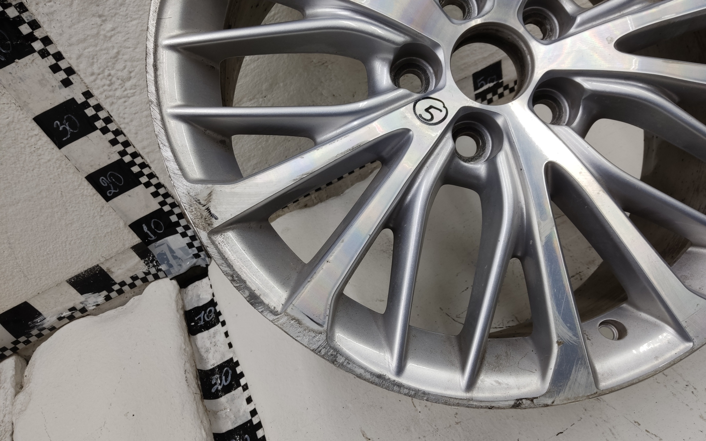 Диск колеса литой Toyota Camry V70 R18