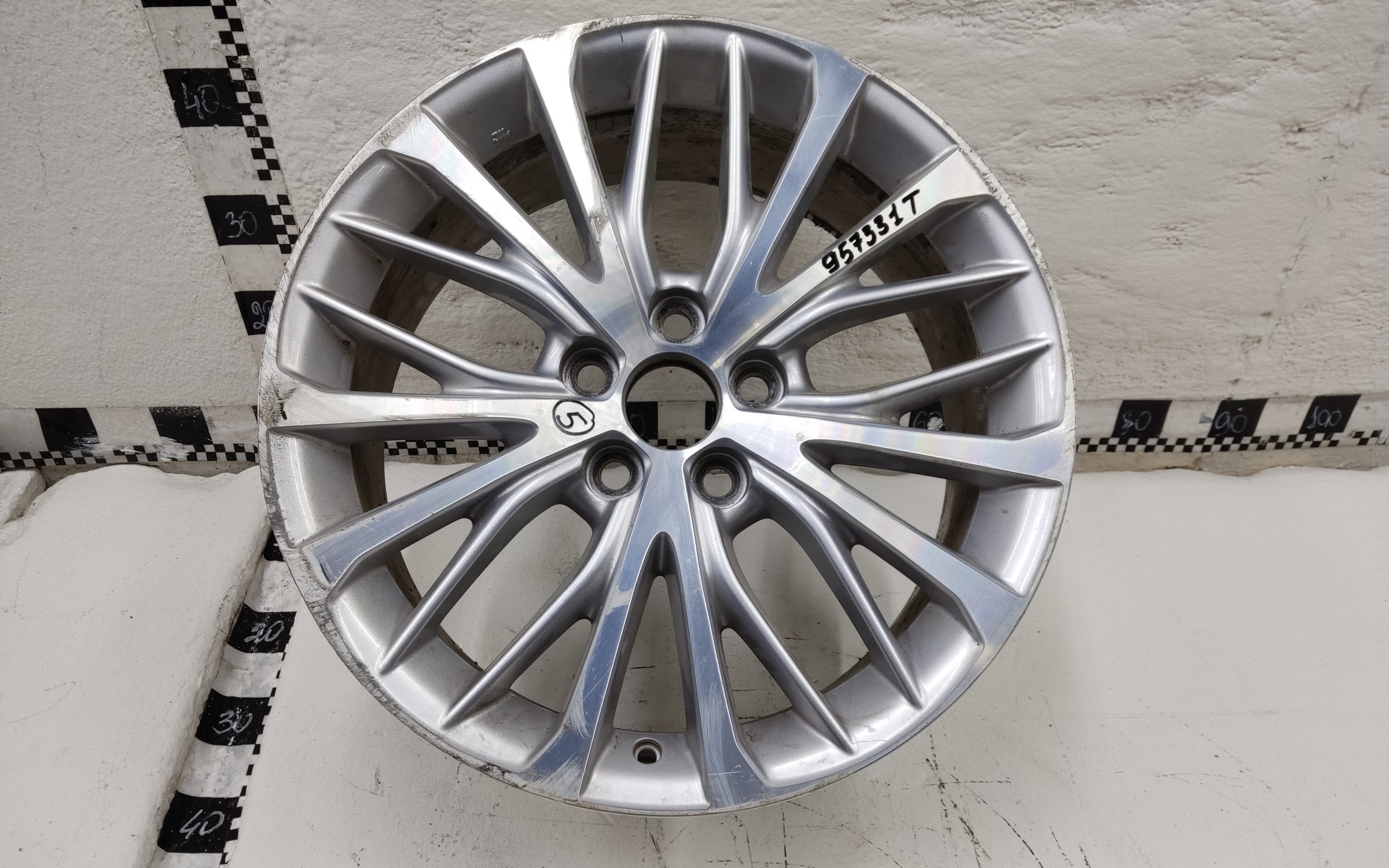 Диск колеса литой Toyota Camry V70 R18