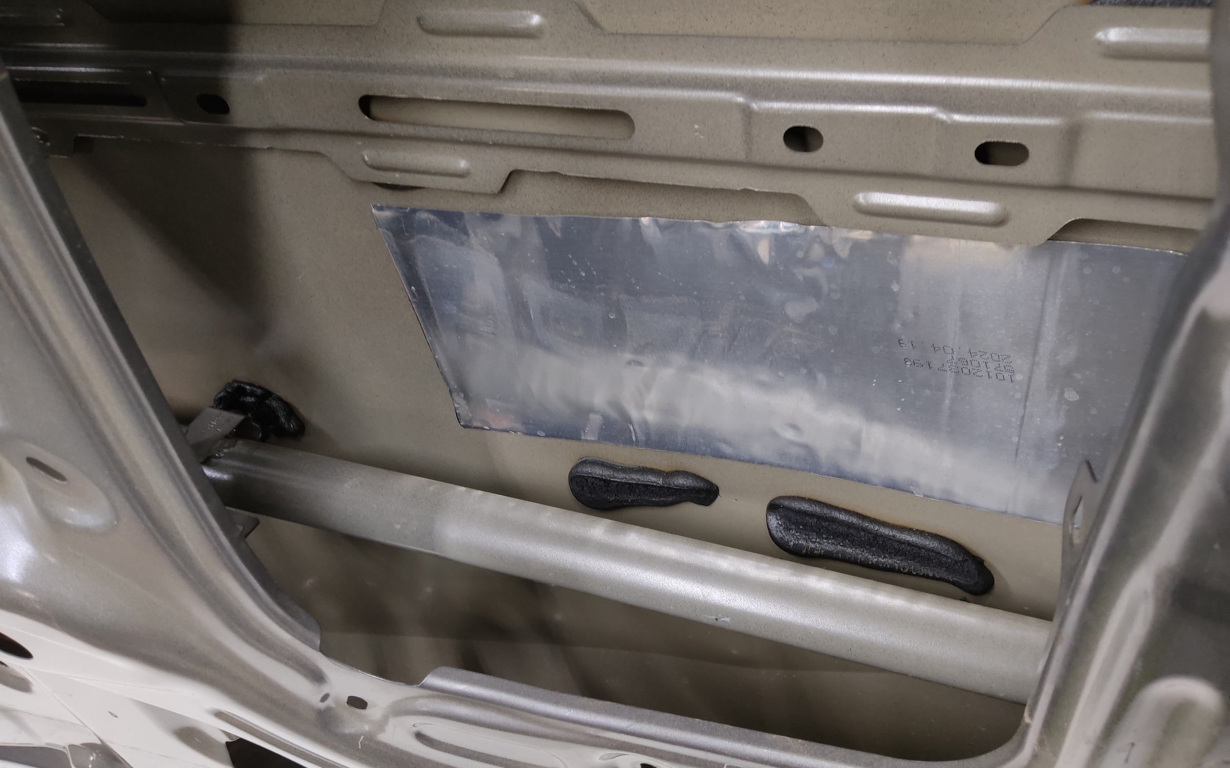Дверь передняя правая Geely Emgrand 2