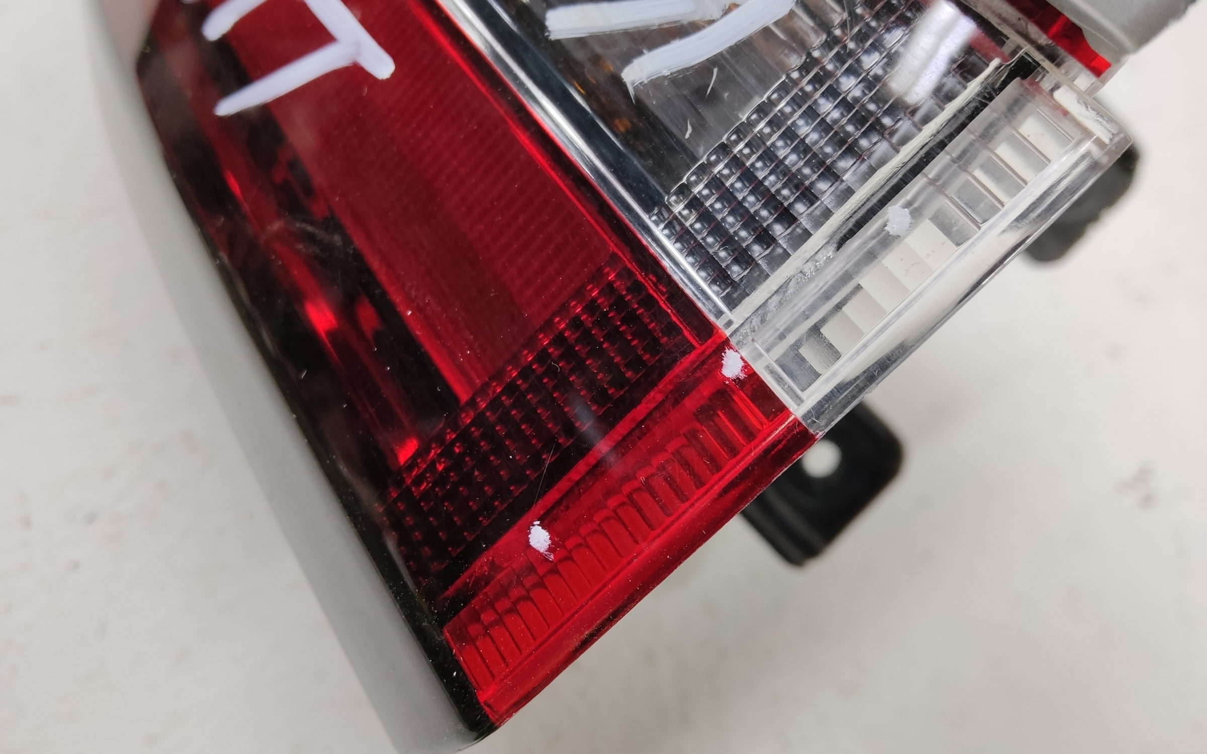 Фонарь задний левый наружный Geely Coolray LED