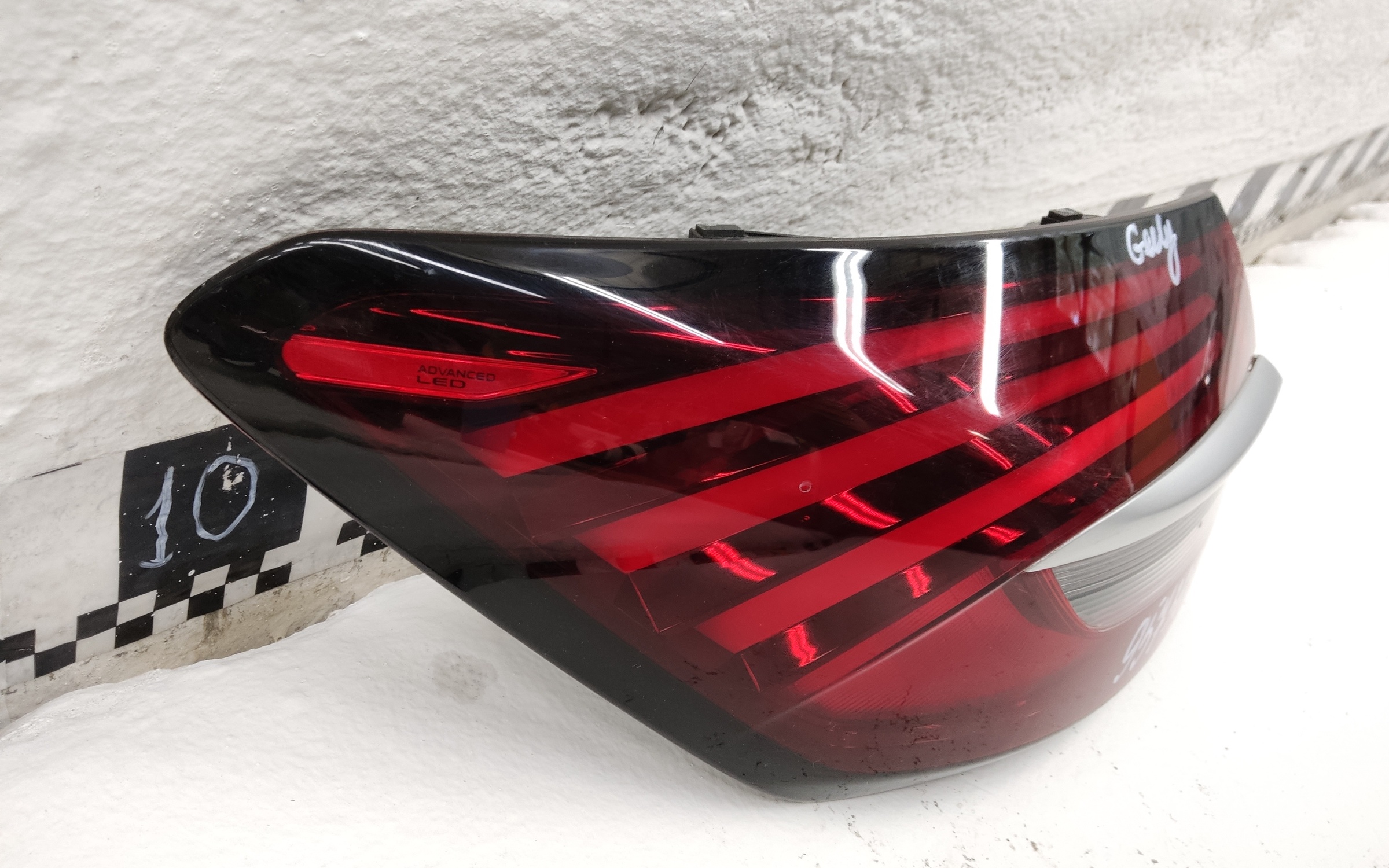 Фонарь задний левый наружный Geely Coolray LED
