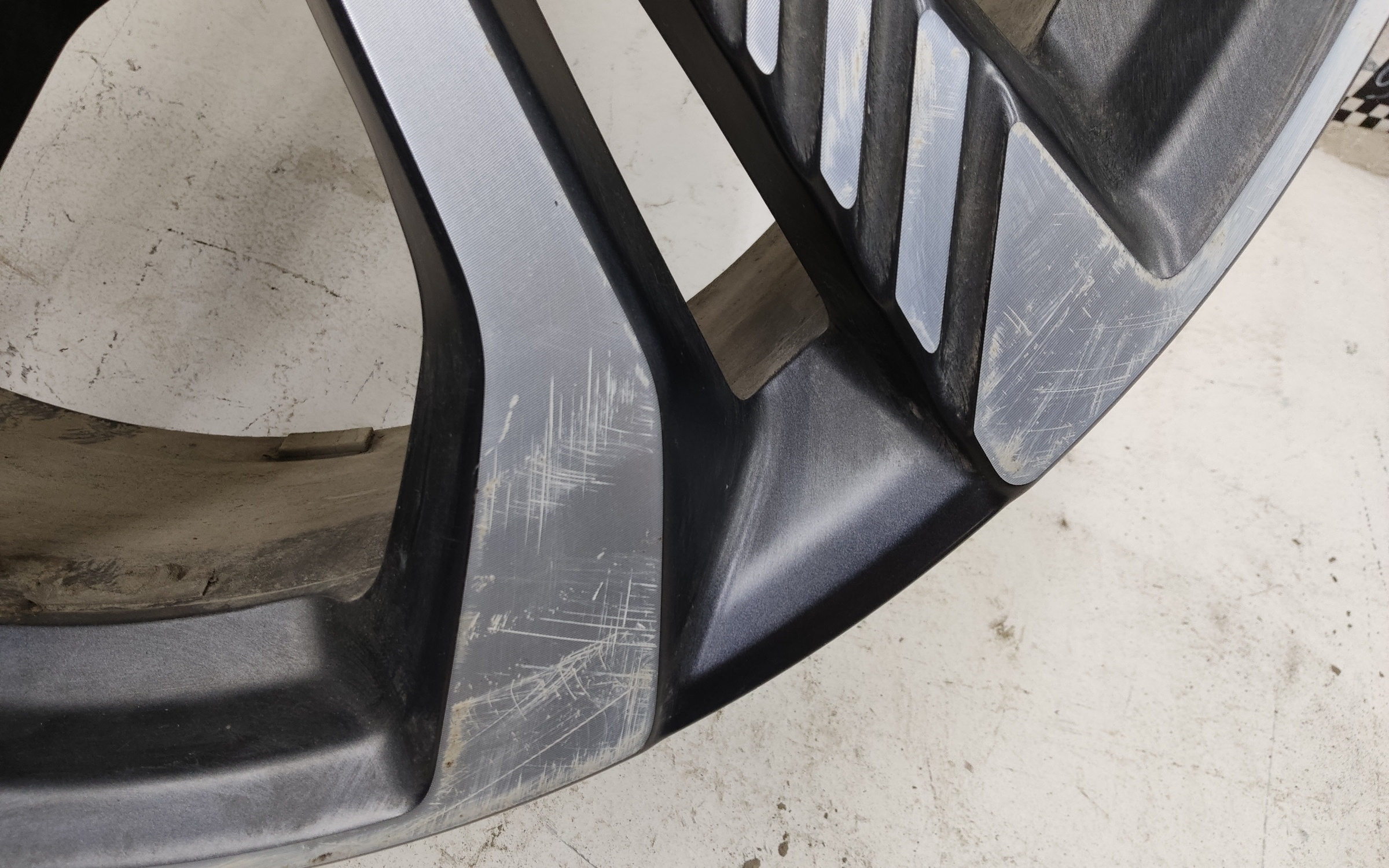 Диск колеса литой Geely Monjaro R20