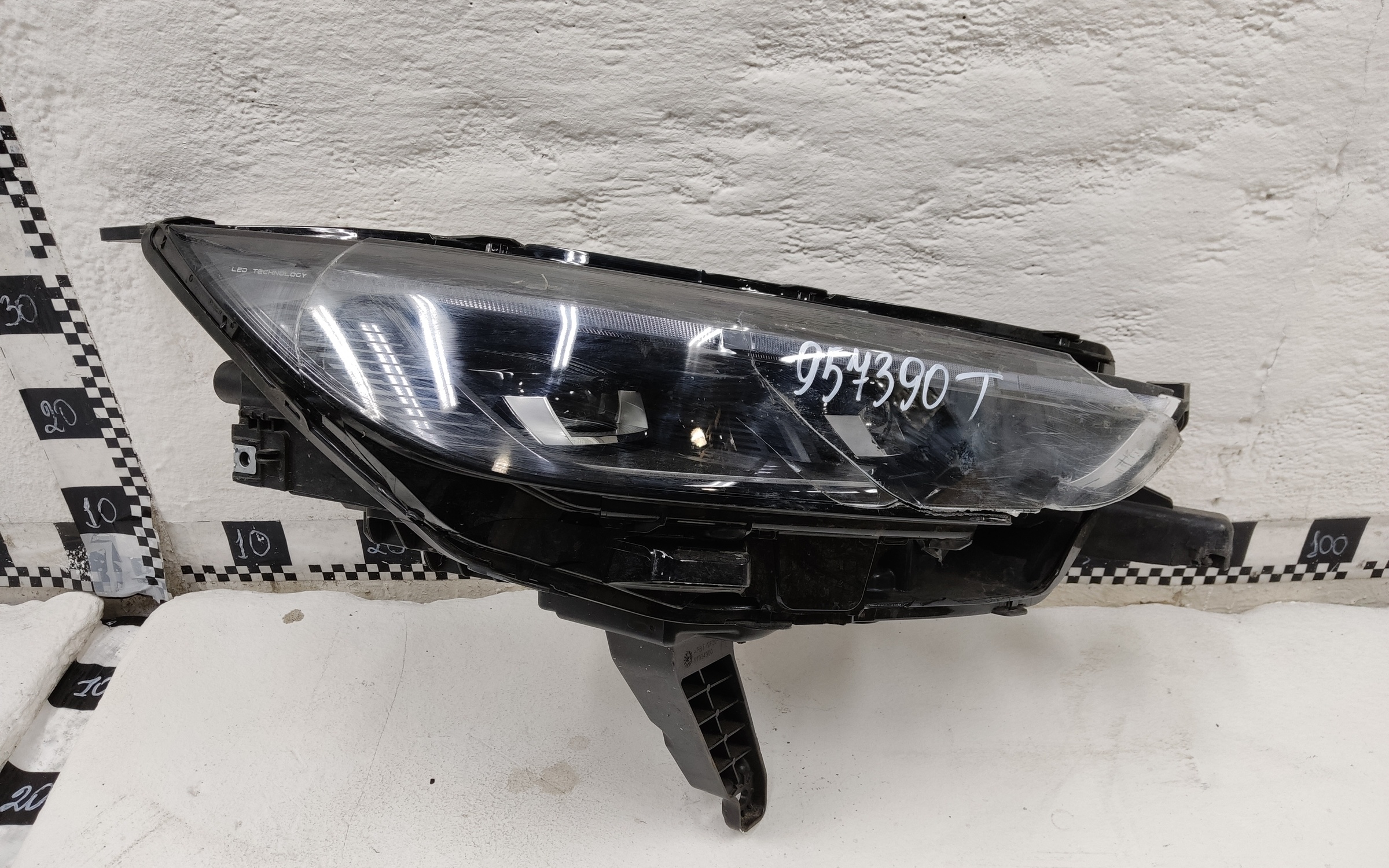 Фара передняя правая Chery Tiggo 9 LED