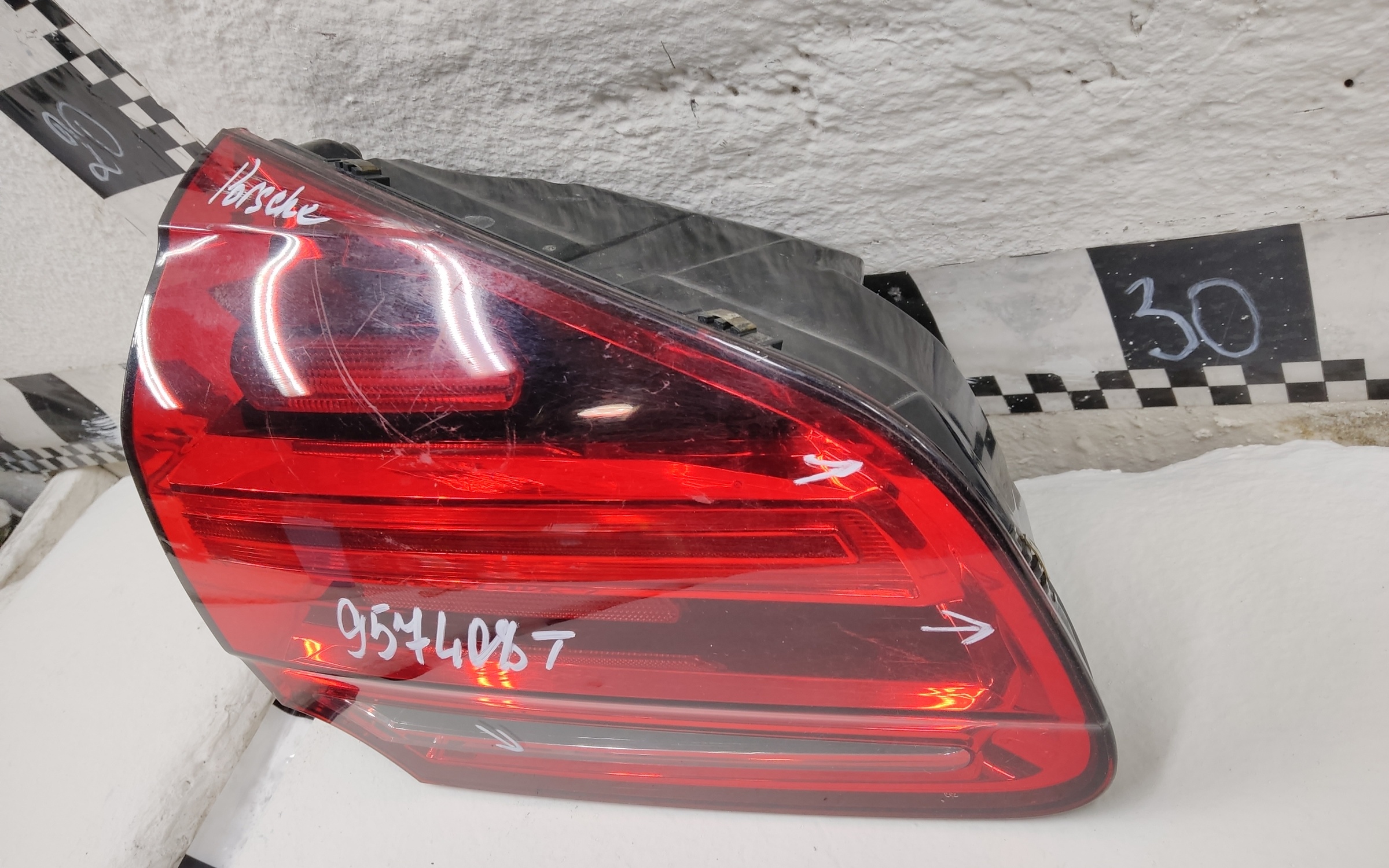 Фонарь задний левый внутренний Porsche Cayenne 2 958 Restail LED