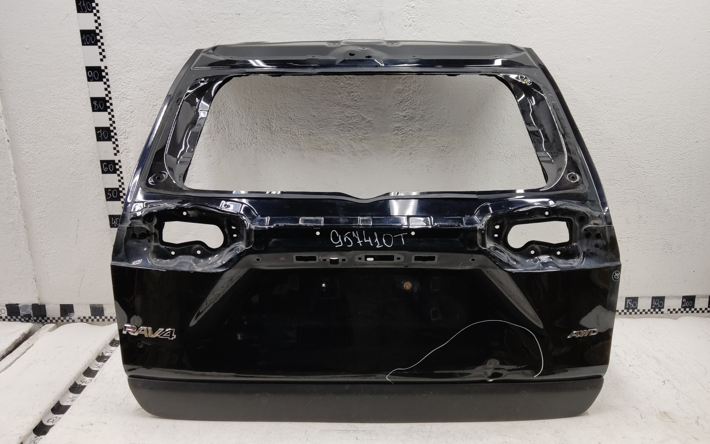 Крышка багажника Toyota RAV4 XA50