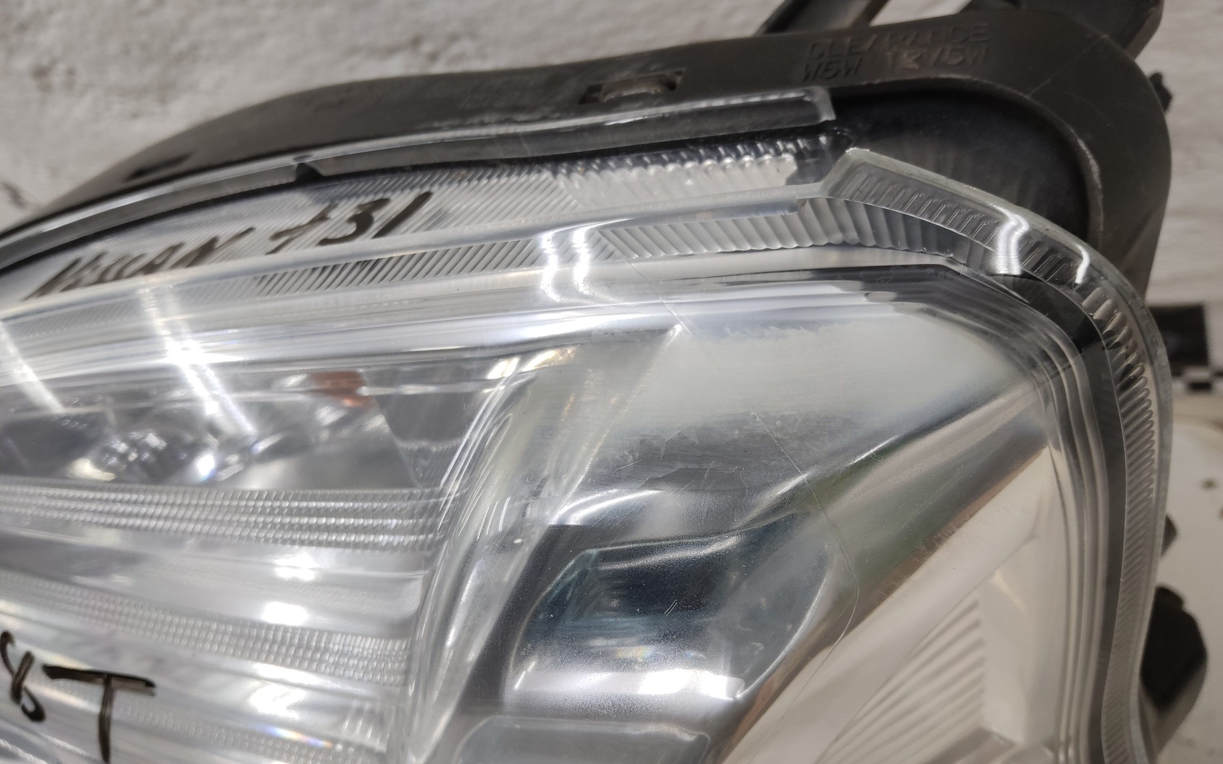 Фара передняя левая Nissan X-trail T31 Restail галоген с ДХО
