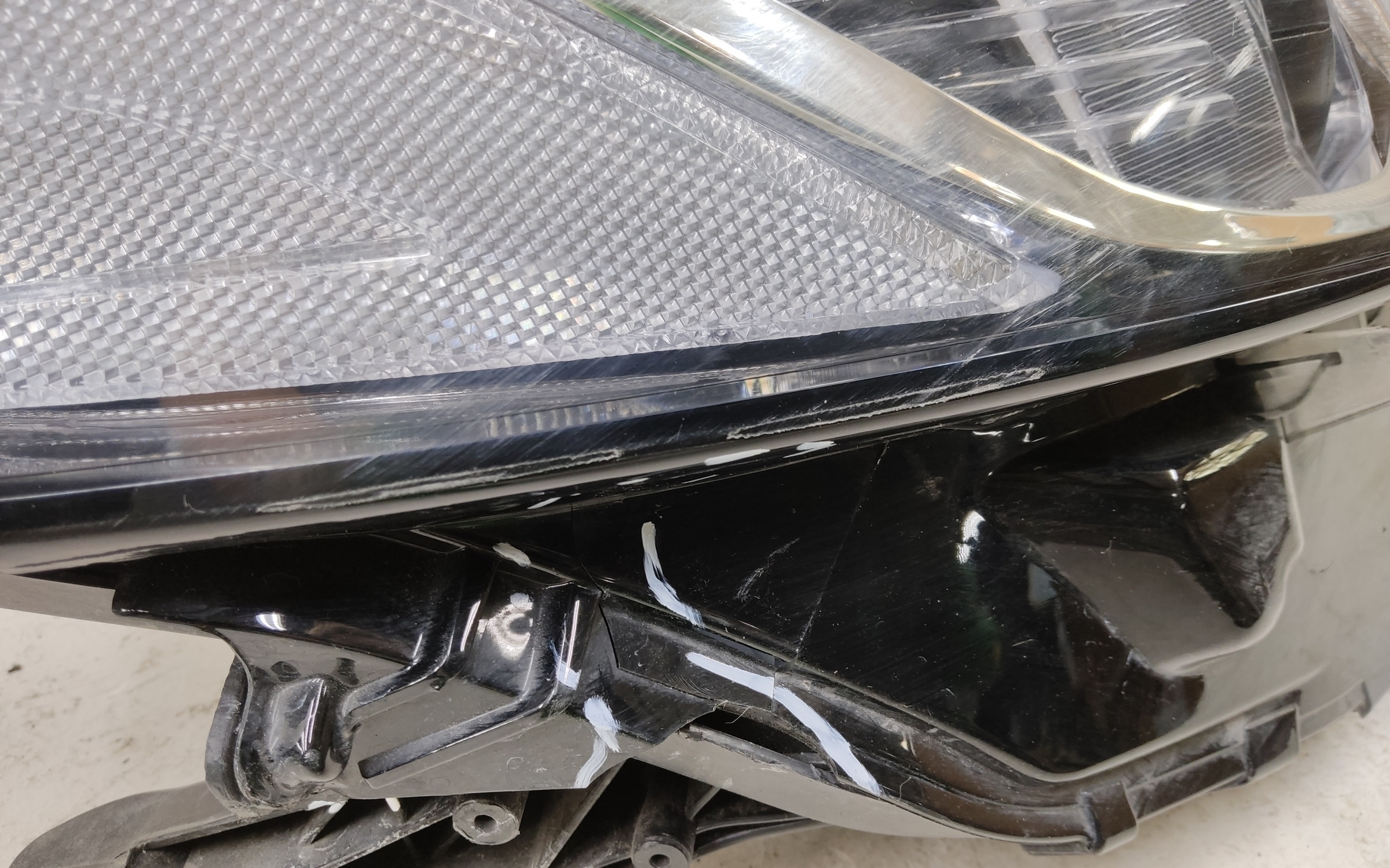 Фара передняя правая Toyota Camry V70 LED "SAT"