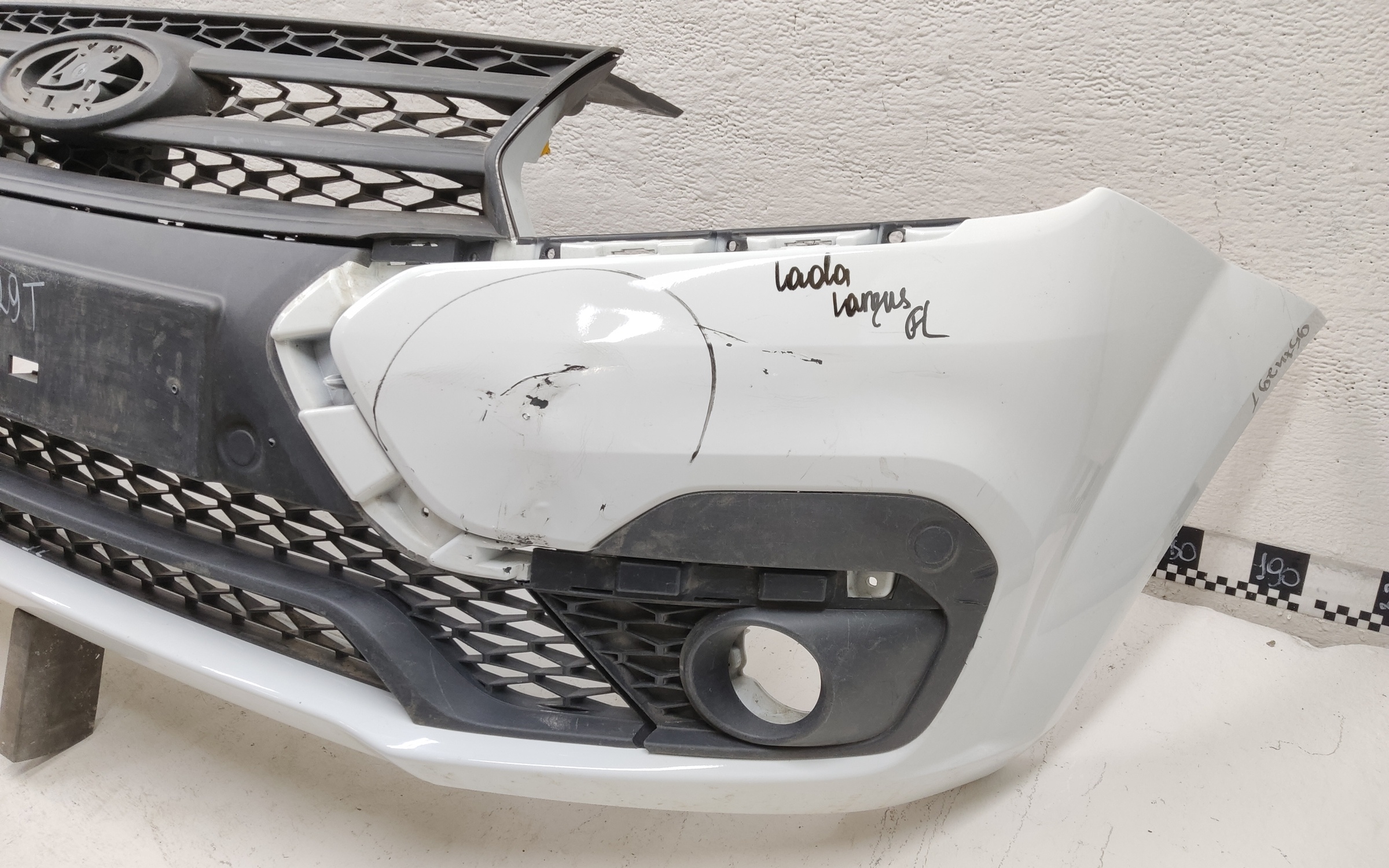 Бампер передний Lada Largus 1 Restail