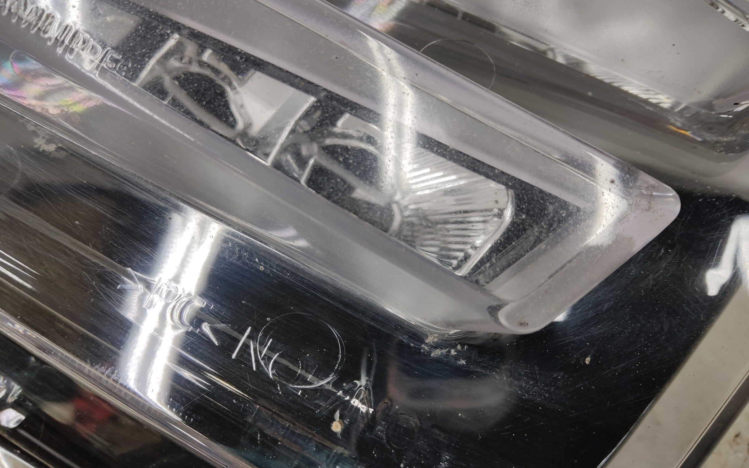 Фара ПТФ передняя правая Kia Sportage 5 LED