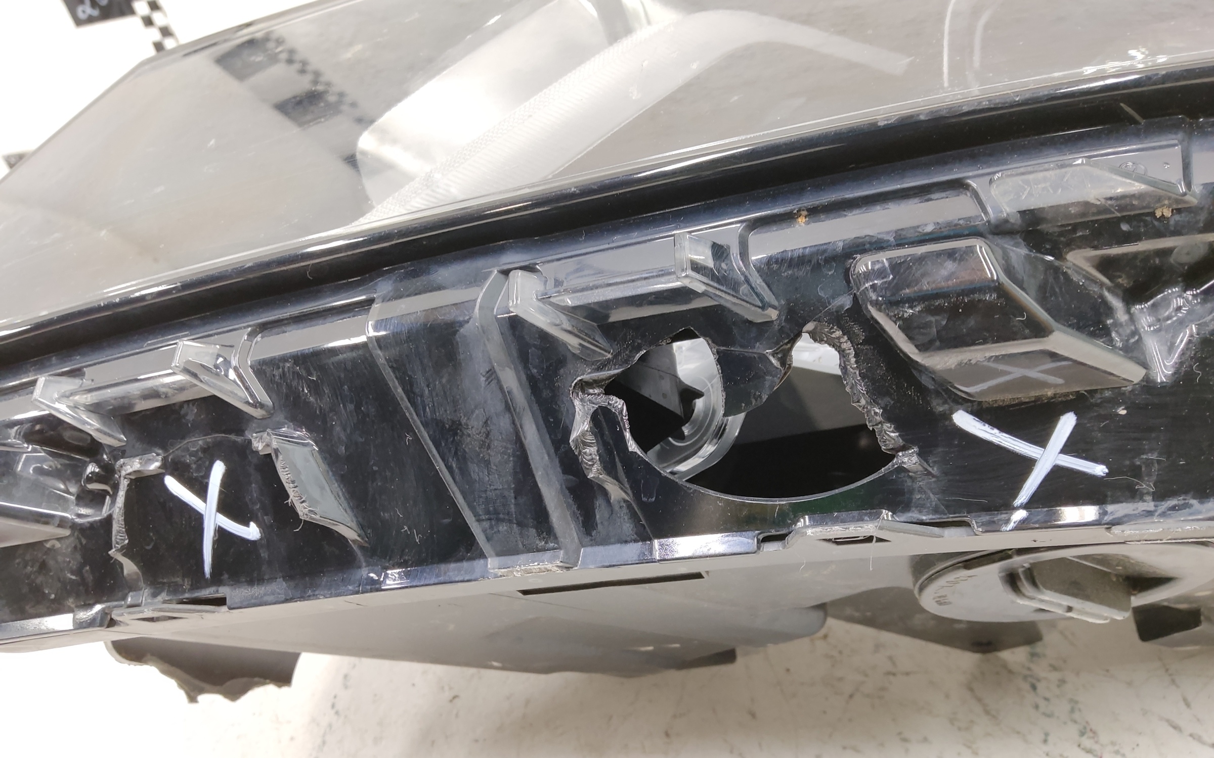 Фара передняя левая Geely Coolray LED