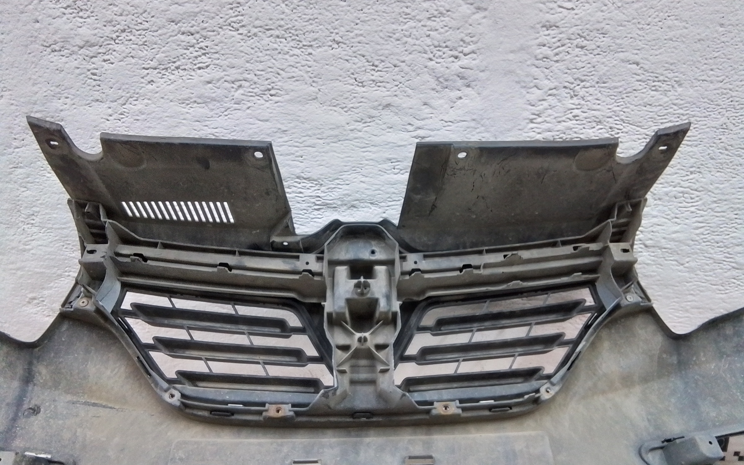 Бампер передний Renault Logan 2 Restail