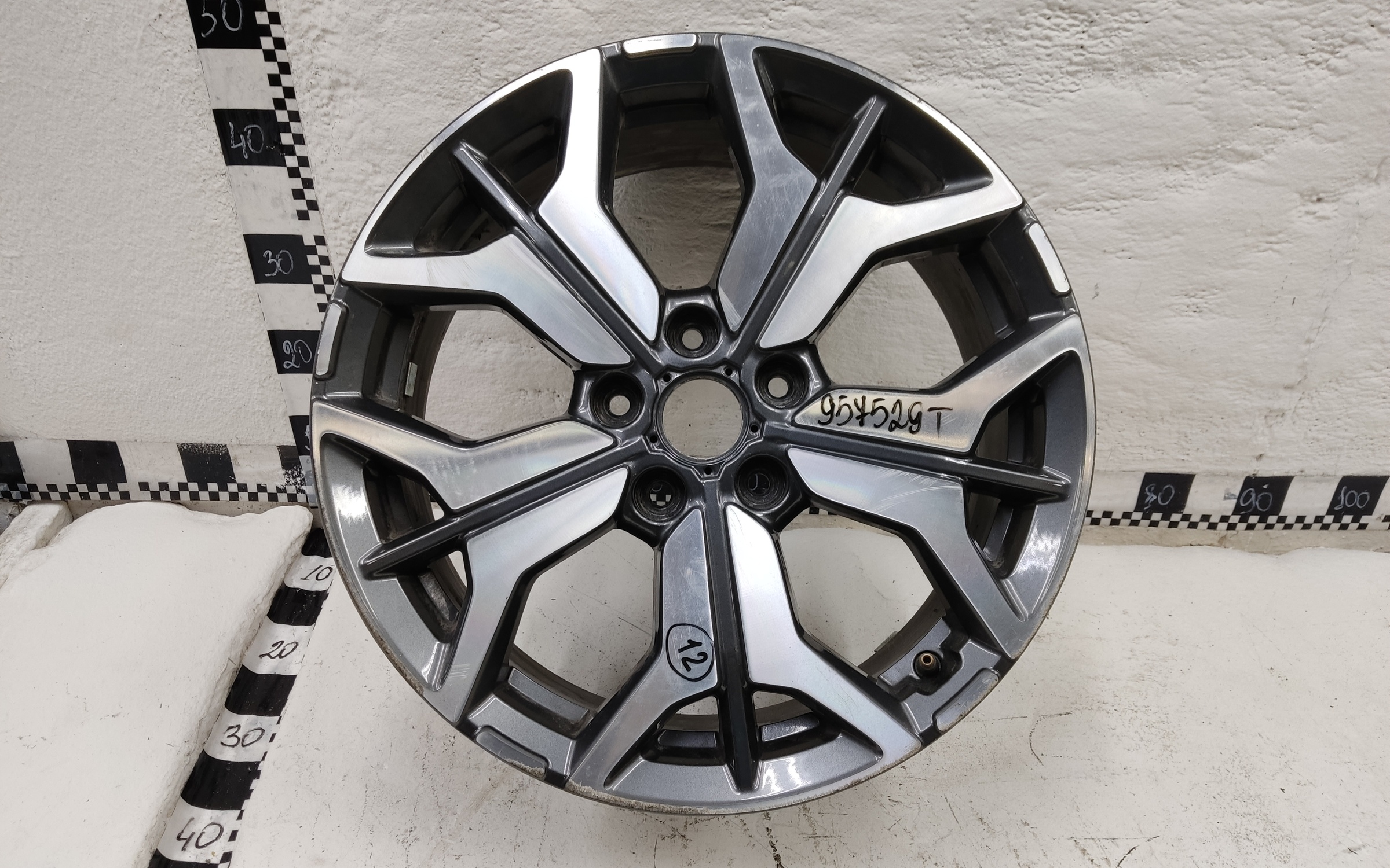 Диск колеса литой Kia Seltos R18