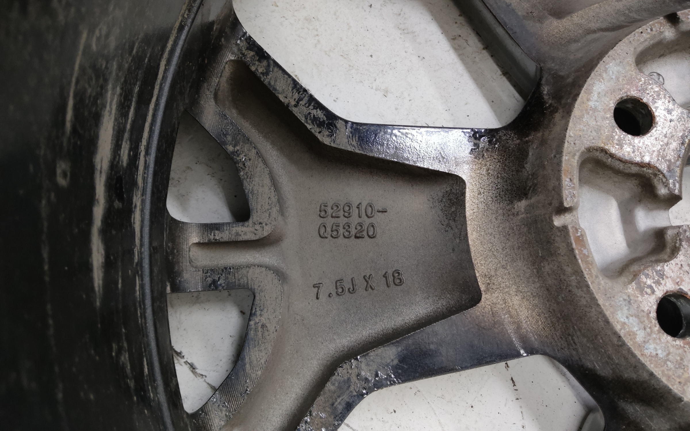 Диск колеса литой Kia Seltos R18