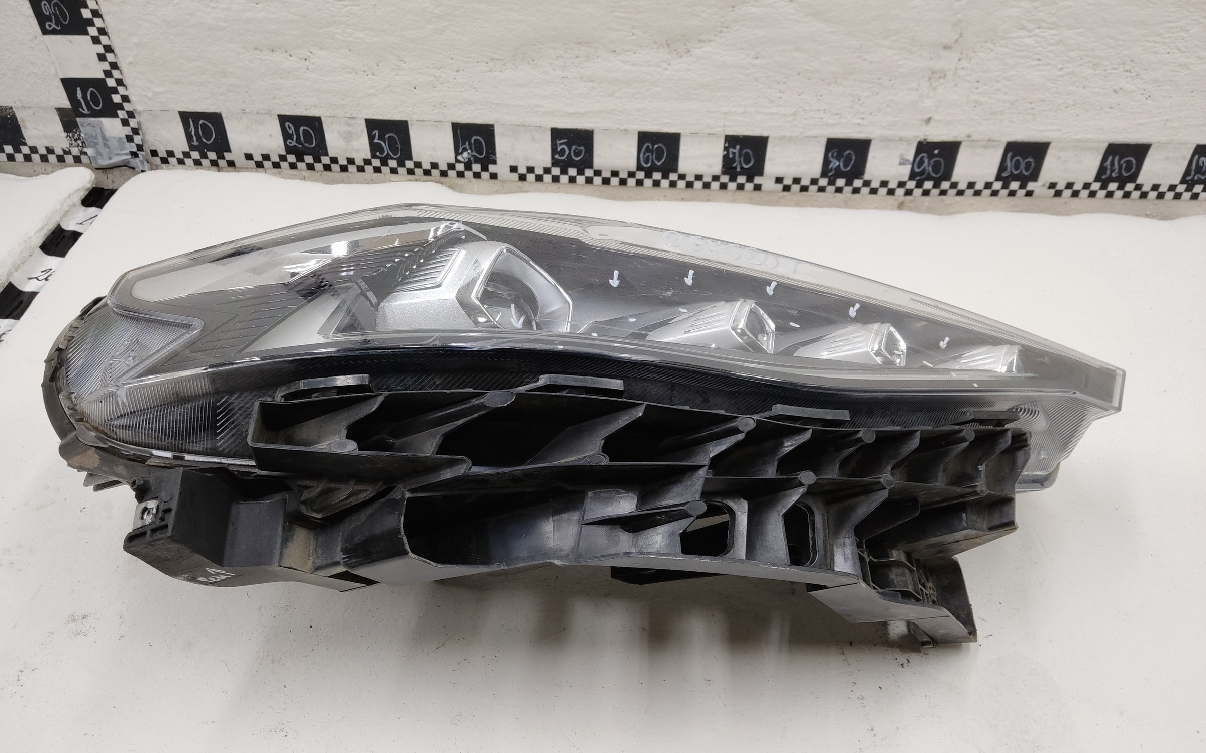 Фара передняя правая Haval F7 LED