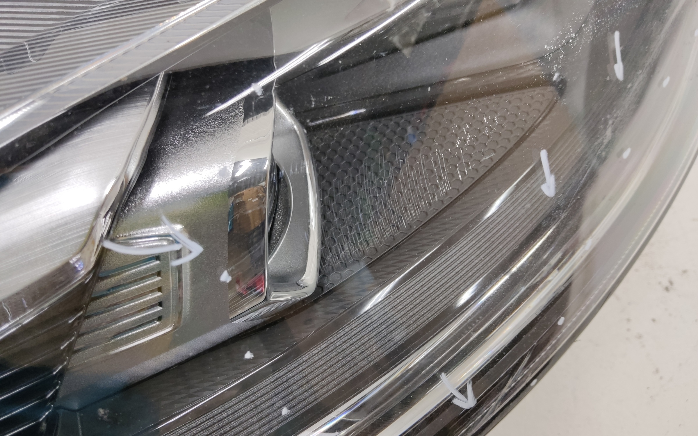 Фара передняя правая Haval F7 LED