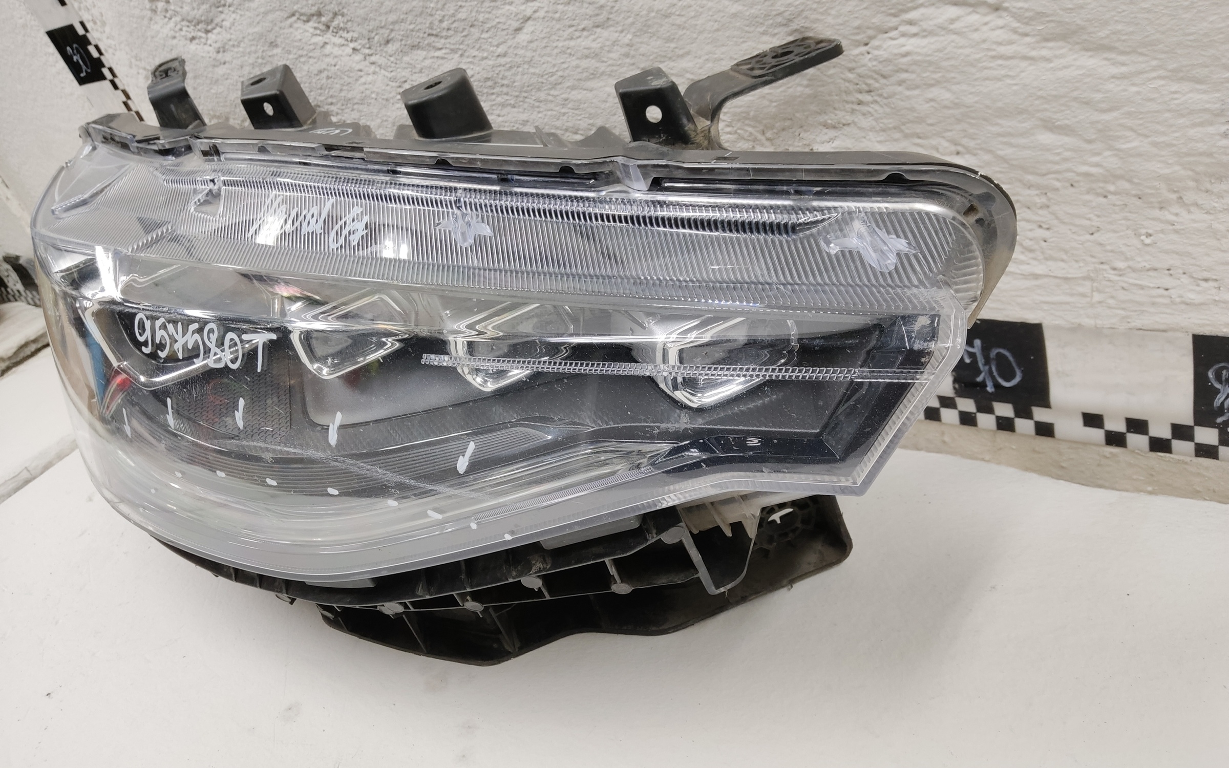 Фара передняя правая Haval F7 LED
