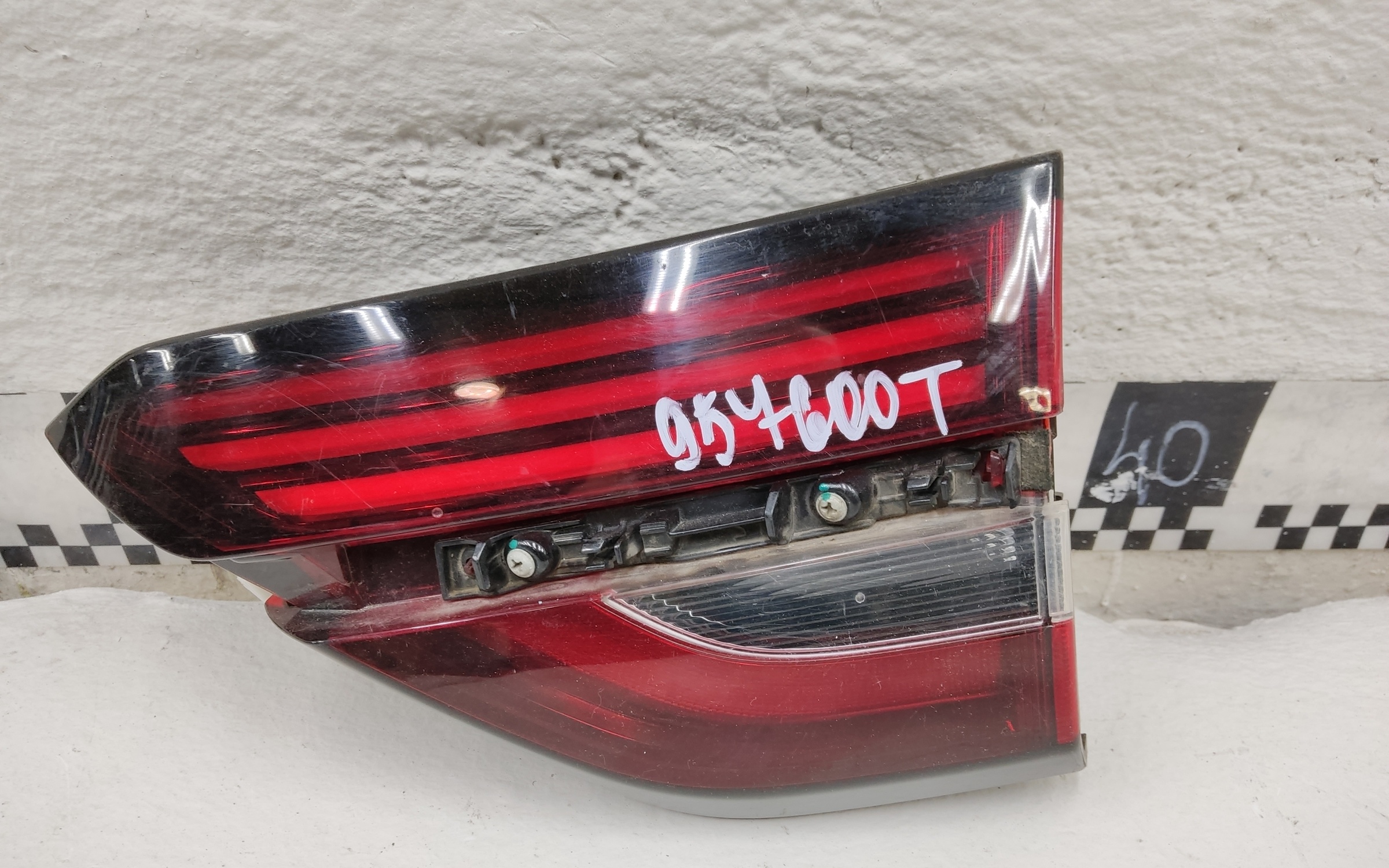 Фонарь задний правый внутренний Geely Coolray LED