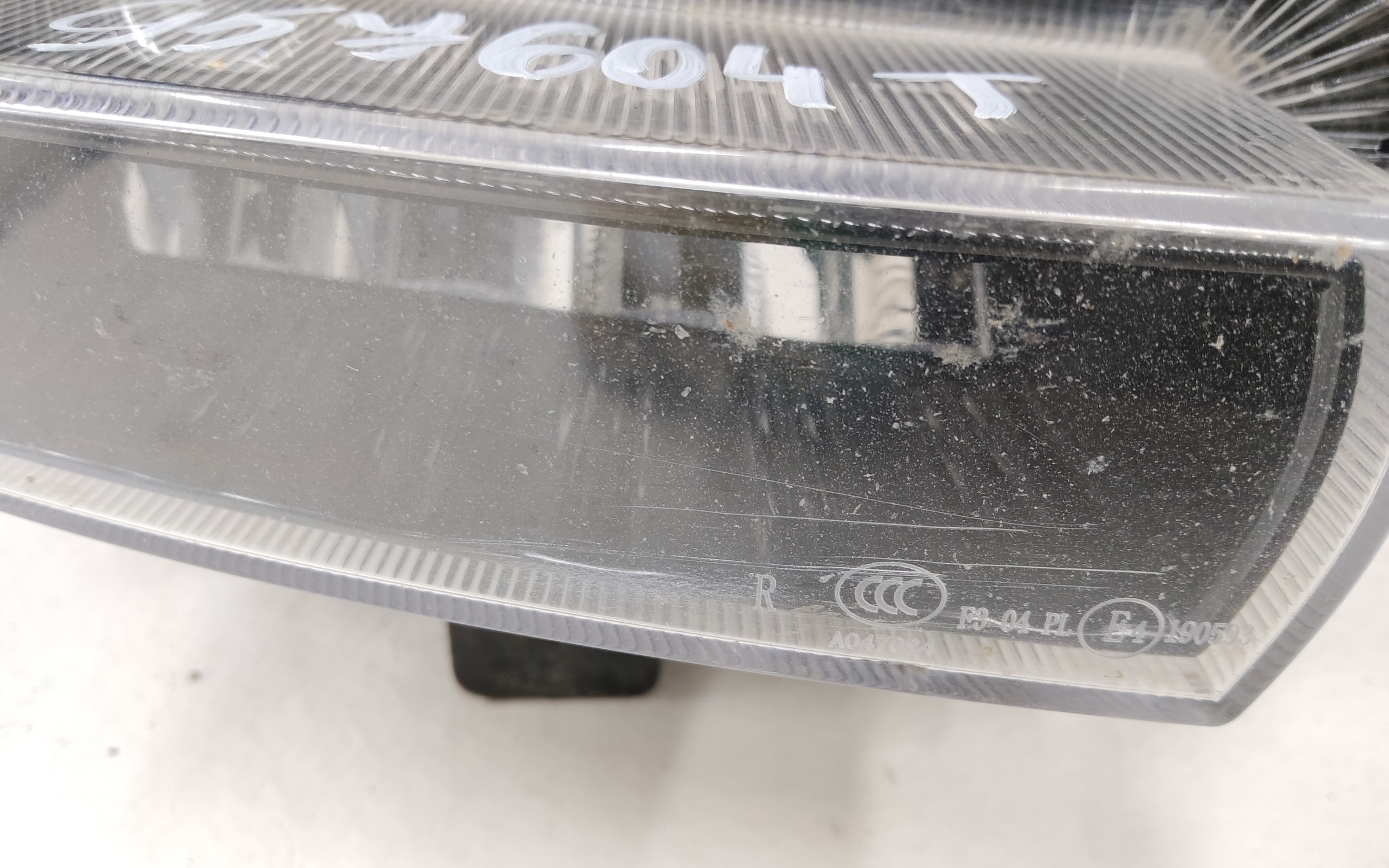 Фара ПТФ передняя правая Geely Coolray