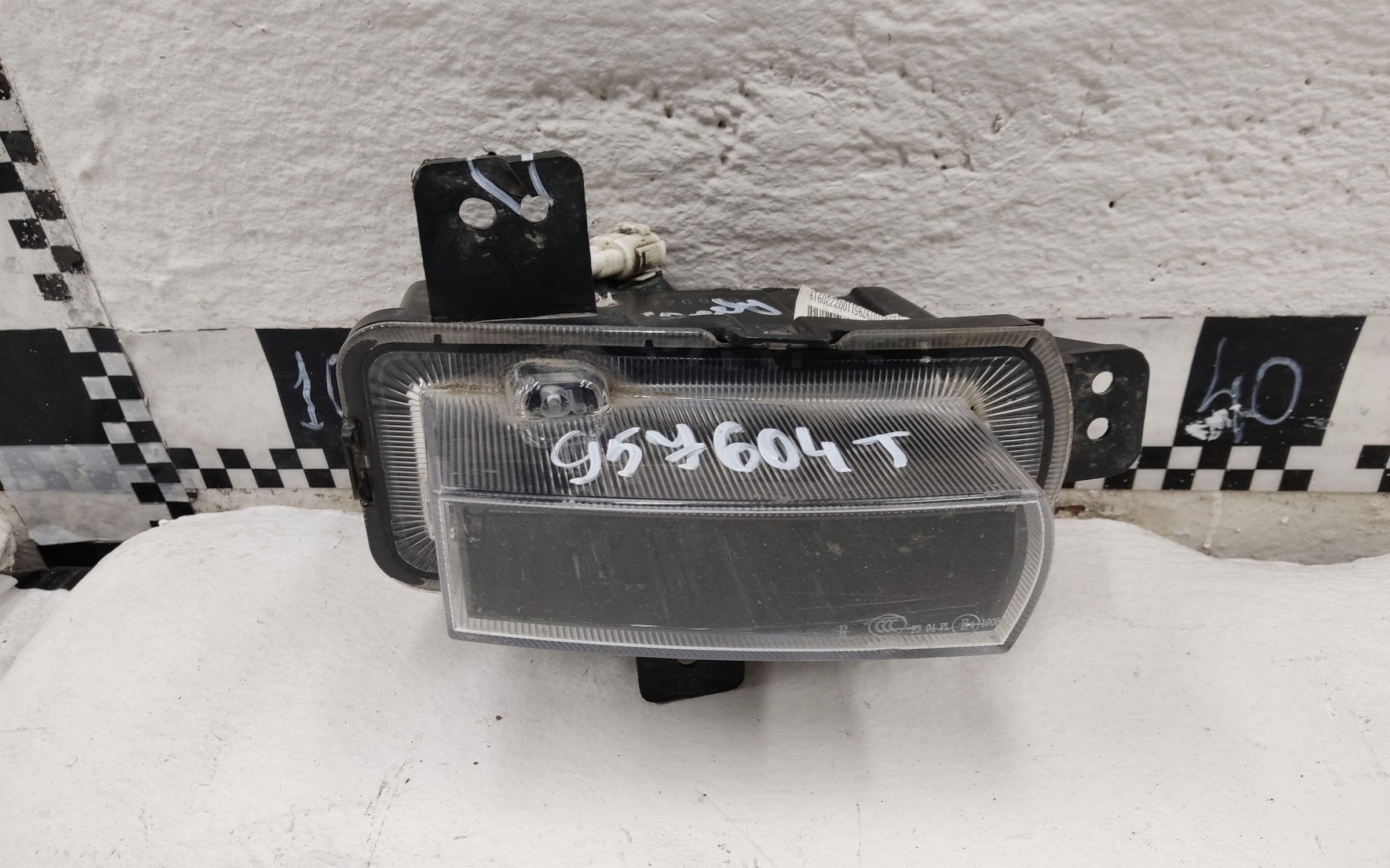 Фара ПТФ передняя правая Geely Coolray