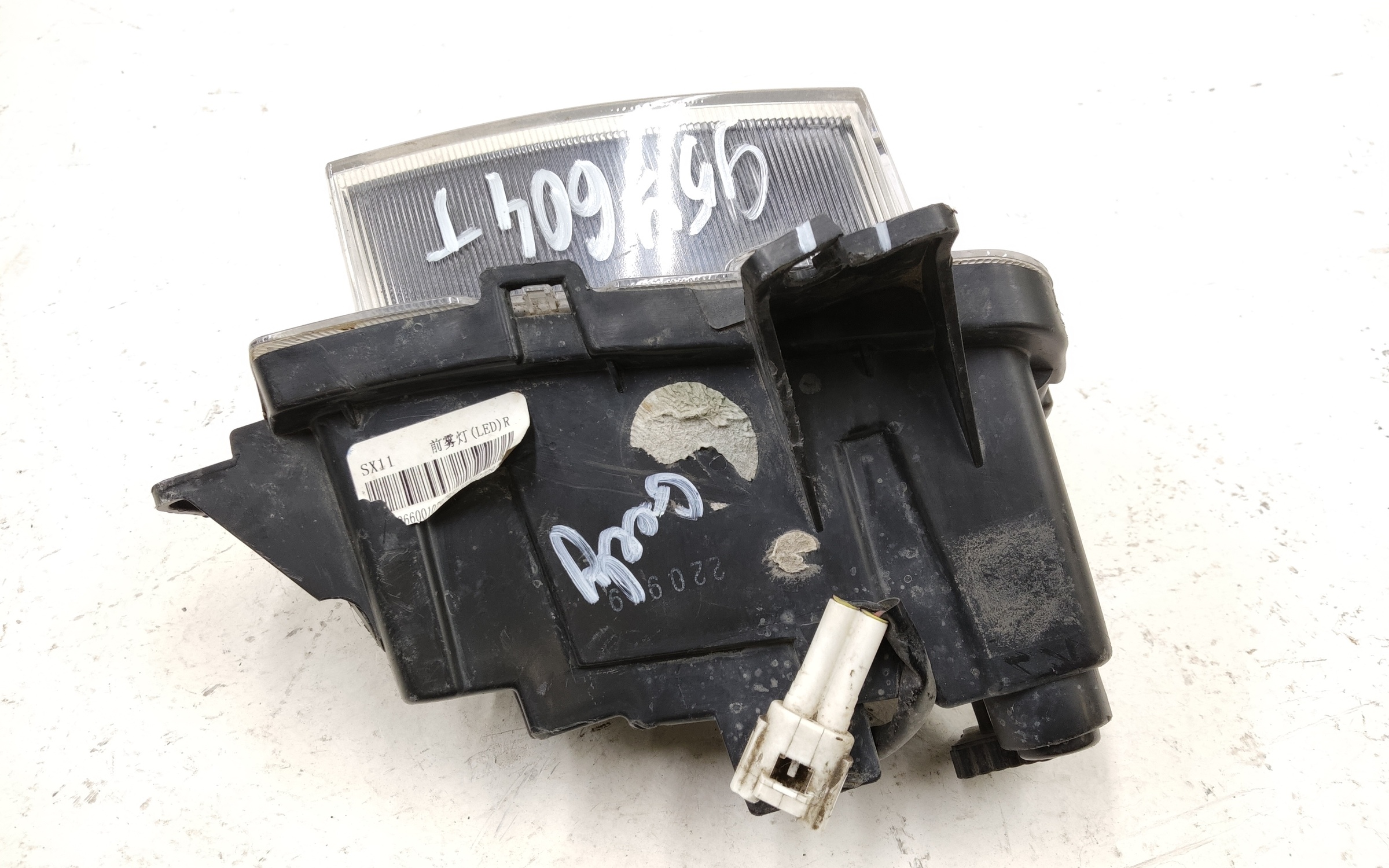 Фара ПТФ передняя правая Geely Coolray