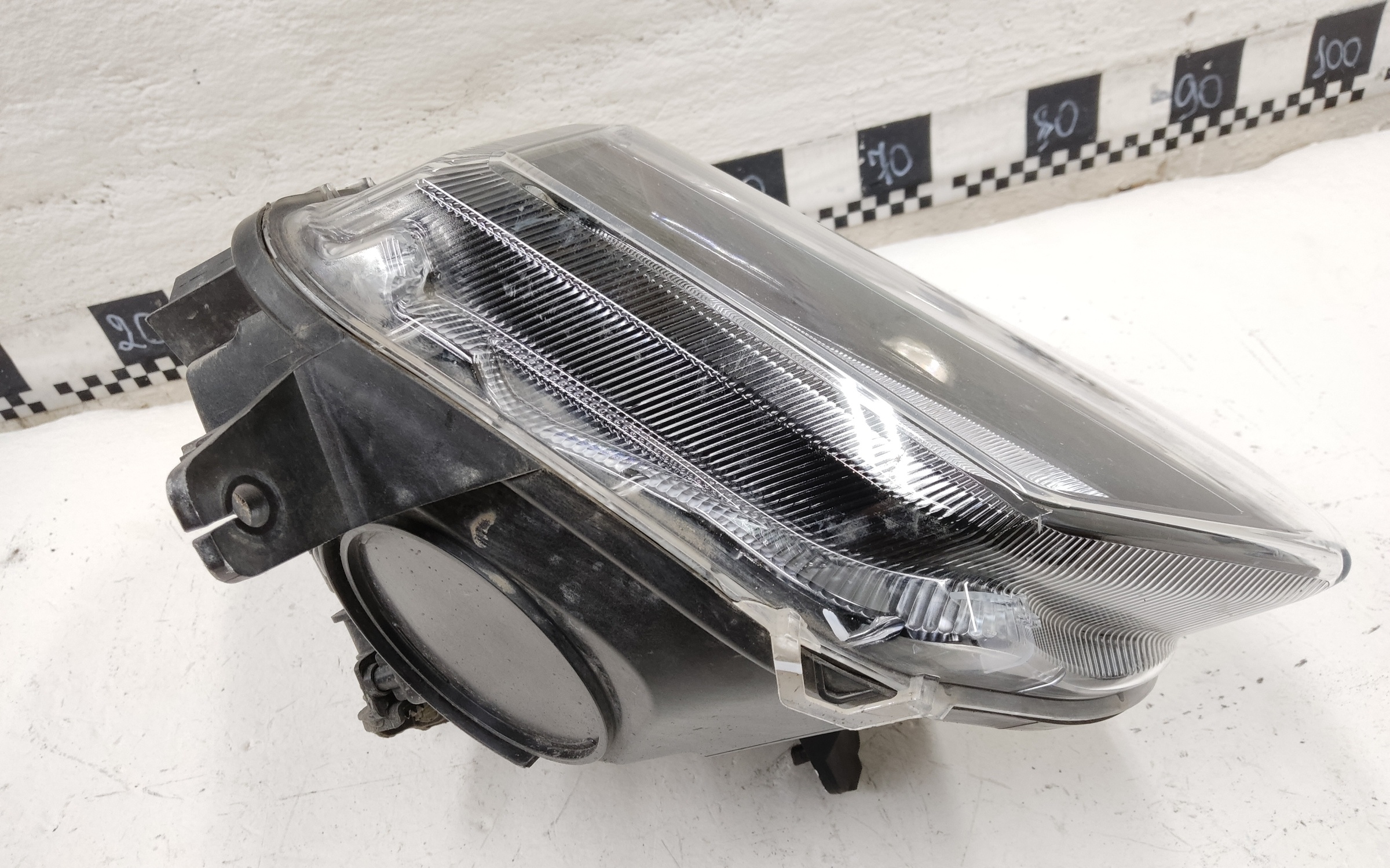 Фара передняя правая Omoda C5 LED