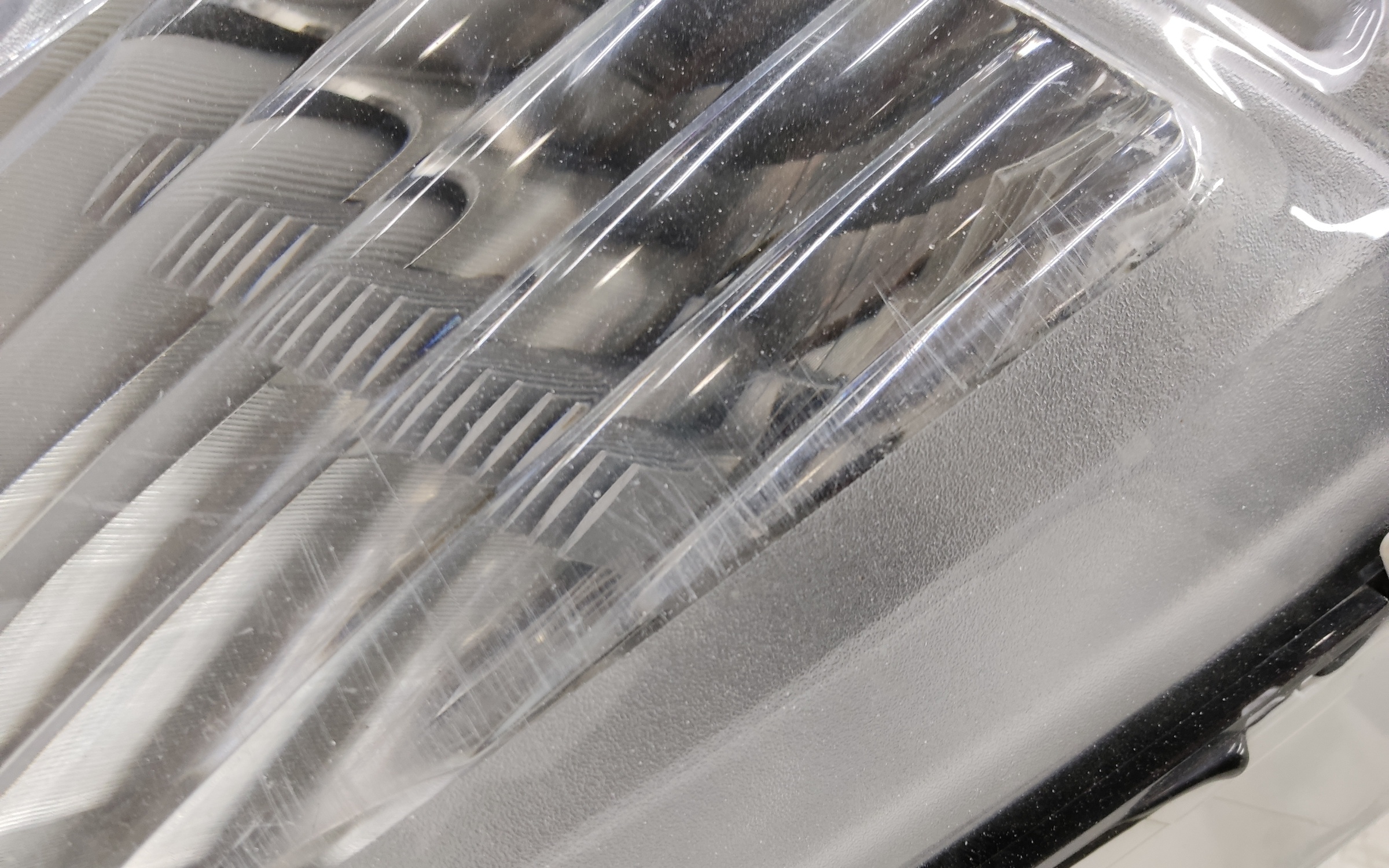 Фара ПТФ передняя левая Ford Explorer 5 Restail 1