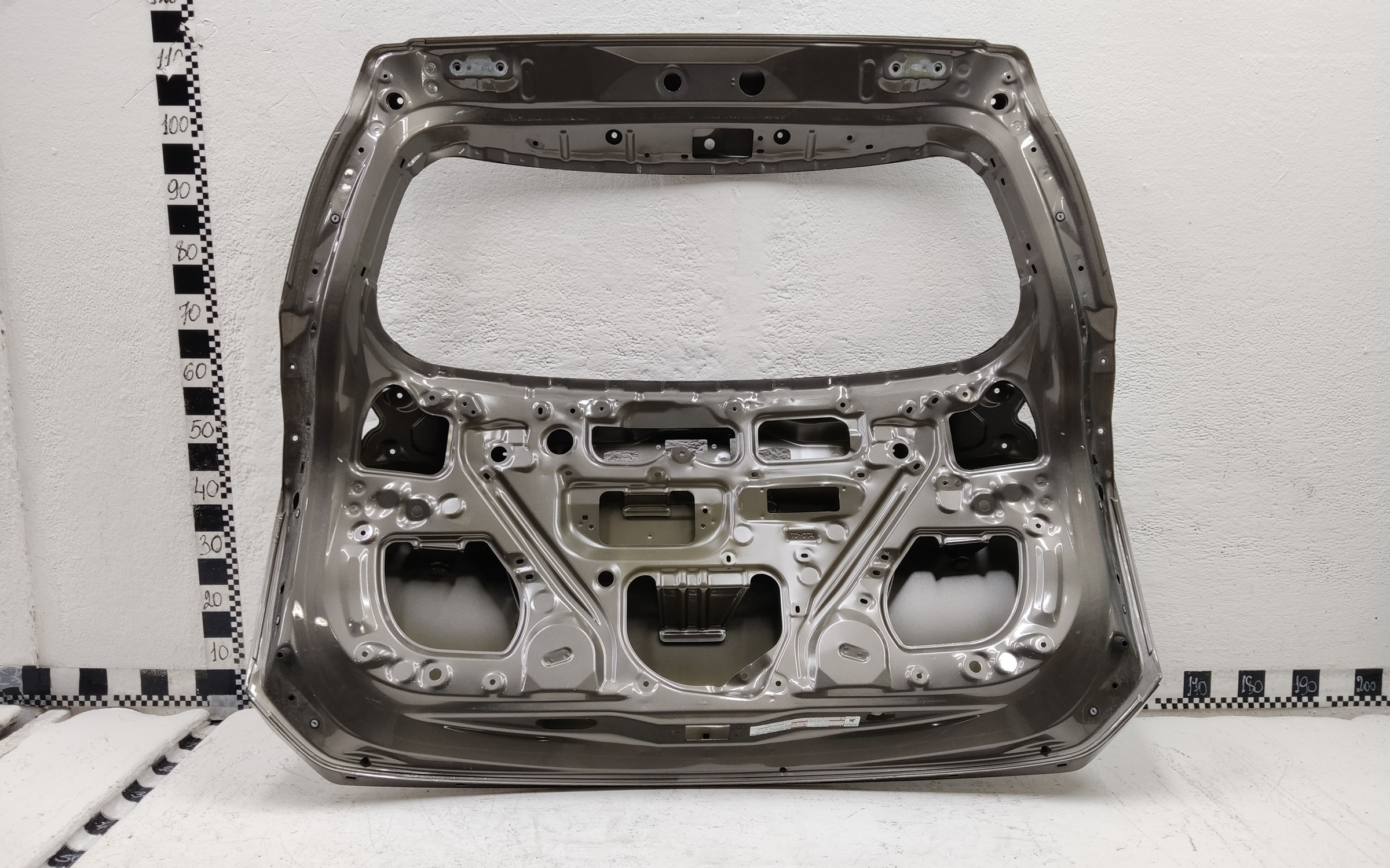 Крышка багажника Toyota RAV4 CA40 Restail