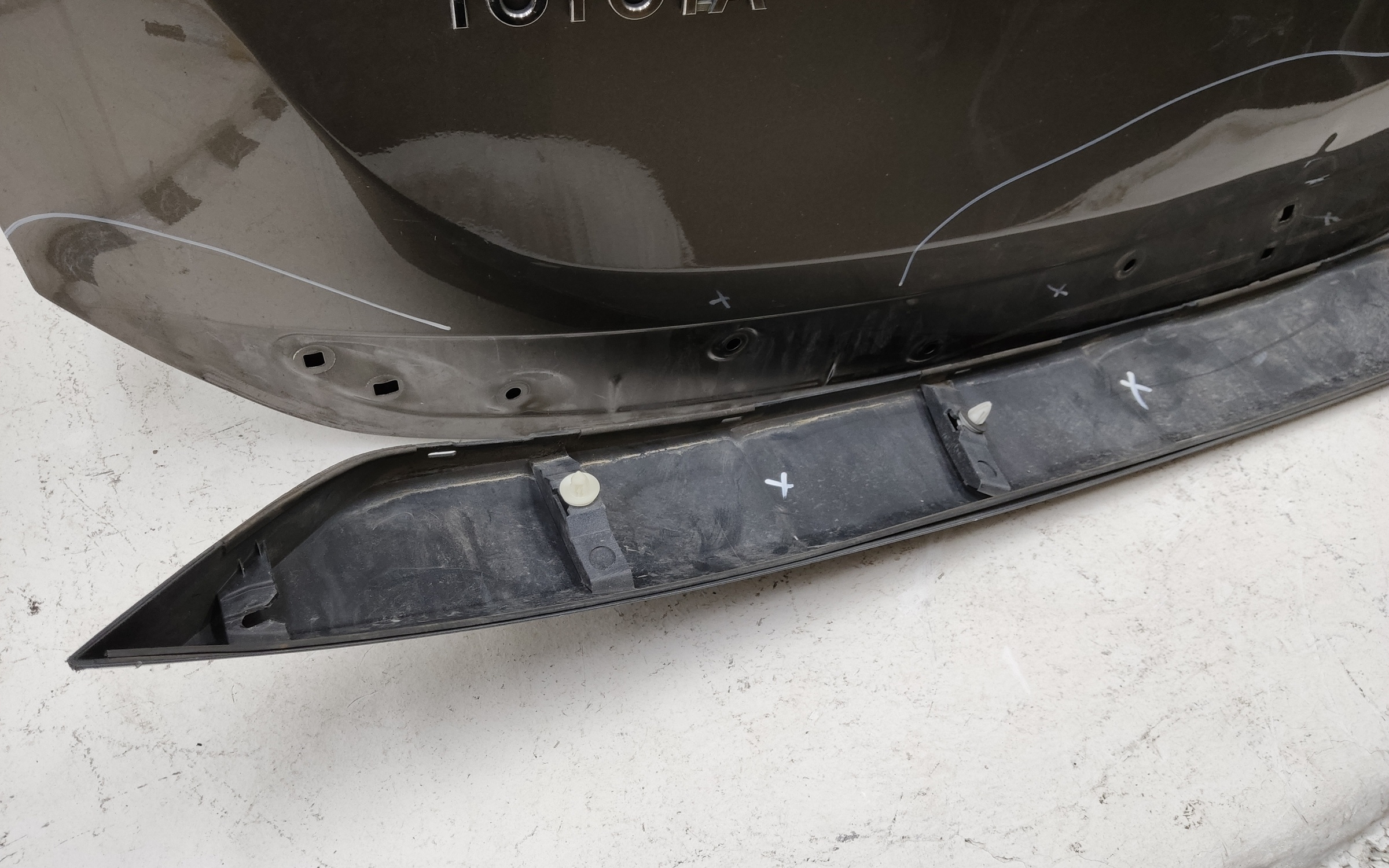 Крышка багажника Toyota RAV4 CA40 Restail