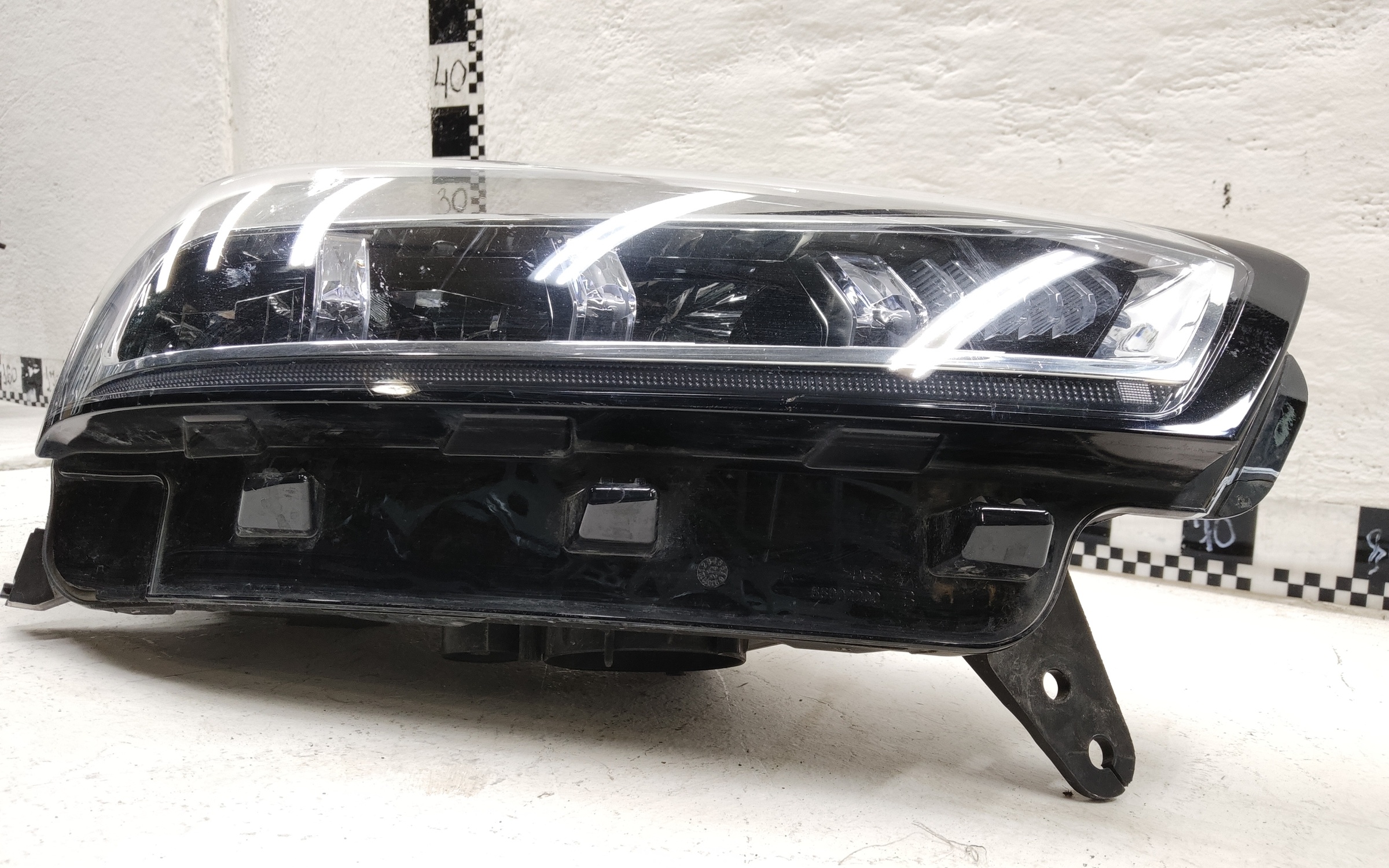 Фара передняя правая Chery Tiggo 7 Pro LED