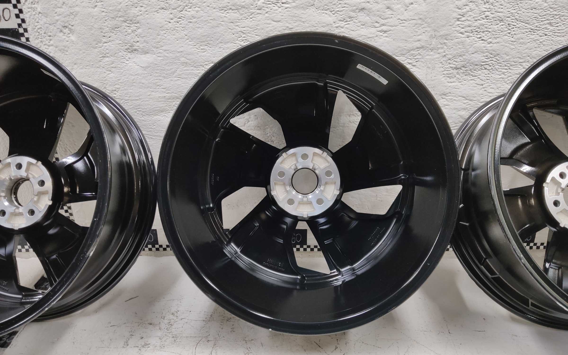Комплект литых дисков Geely Atlas 2 R20