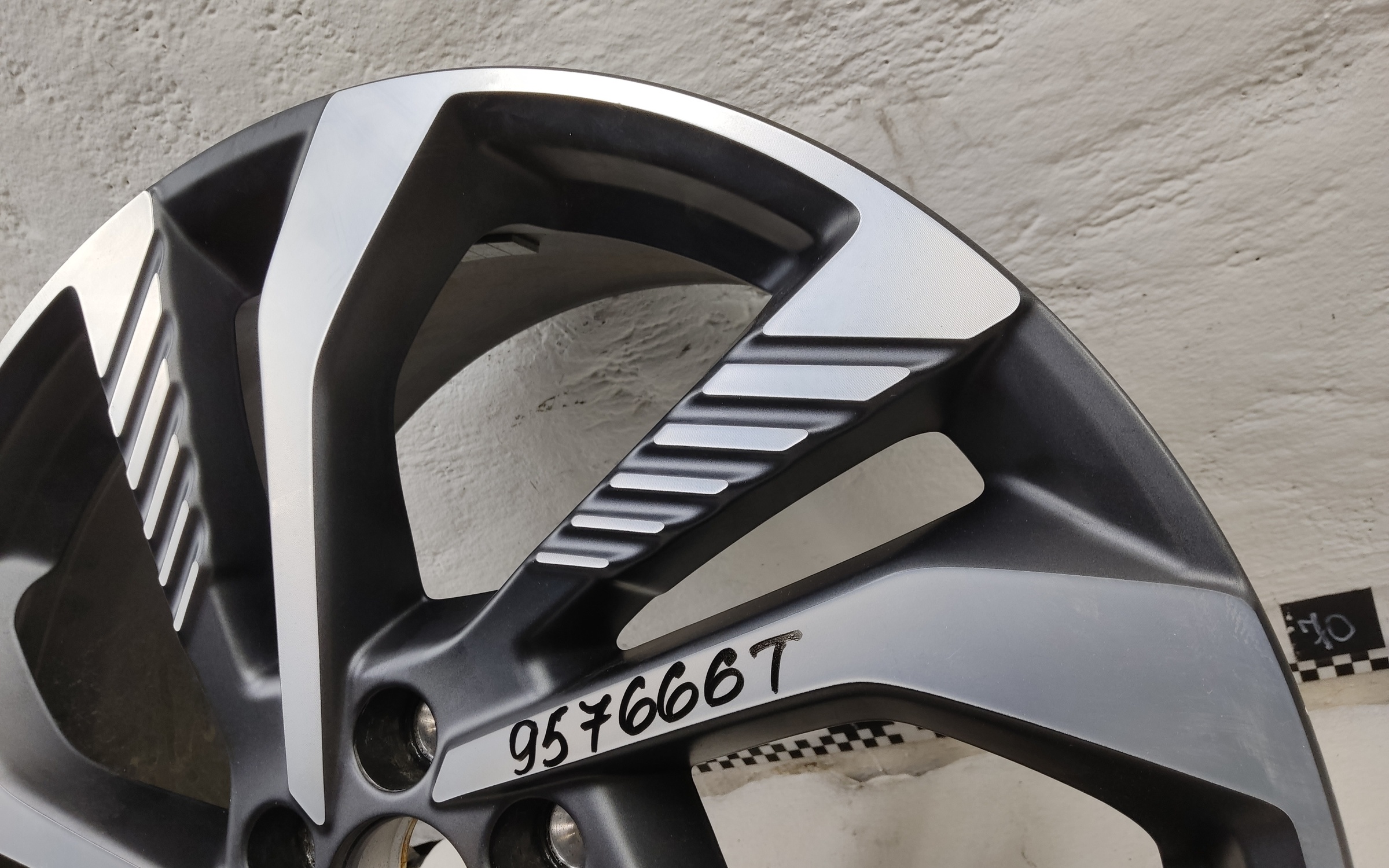 Диск колеса литой Geely Monjaro R20