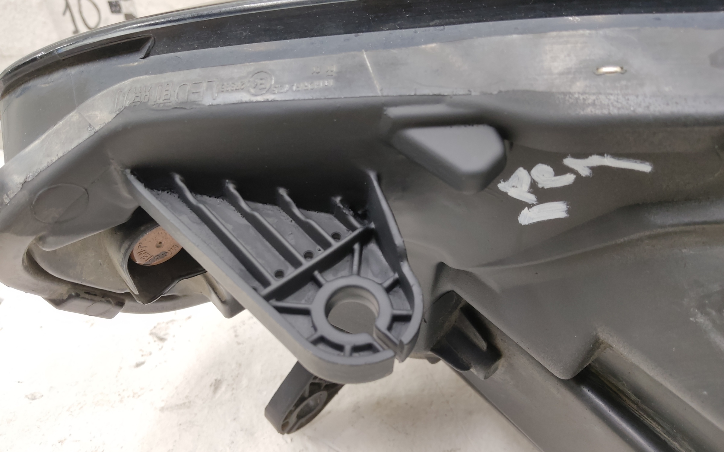 Фара передняя правая Chery Tiggo 8 LED