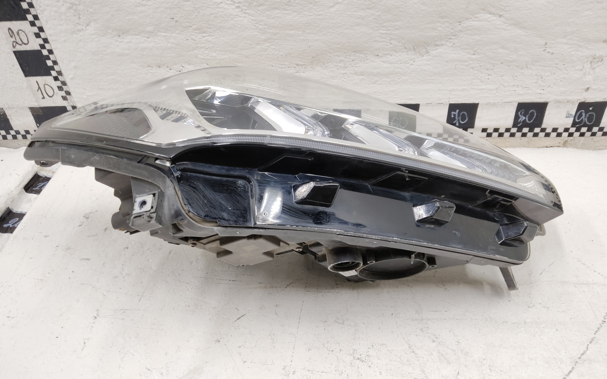 Фара передняя правая Chery Tiggo 8 LED