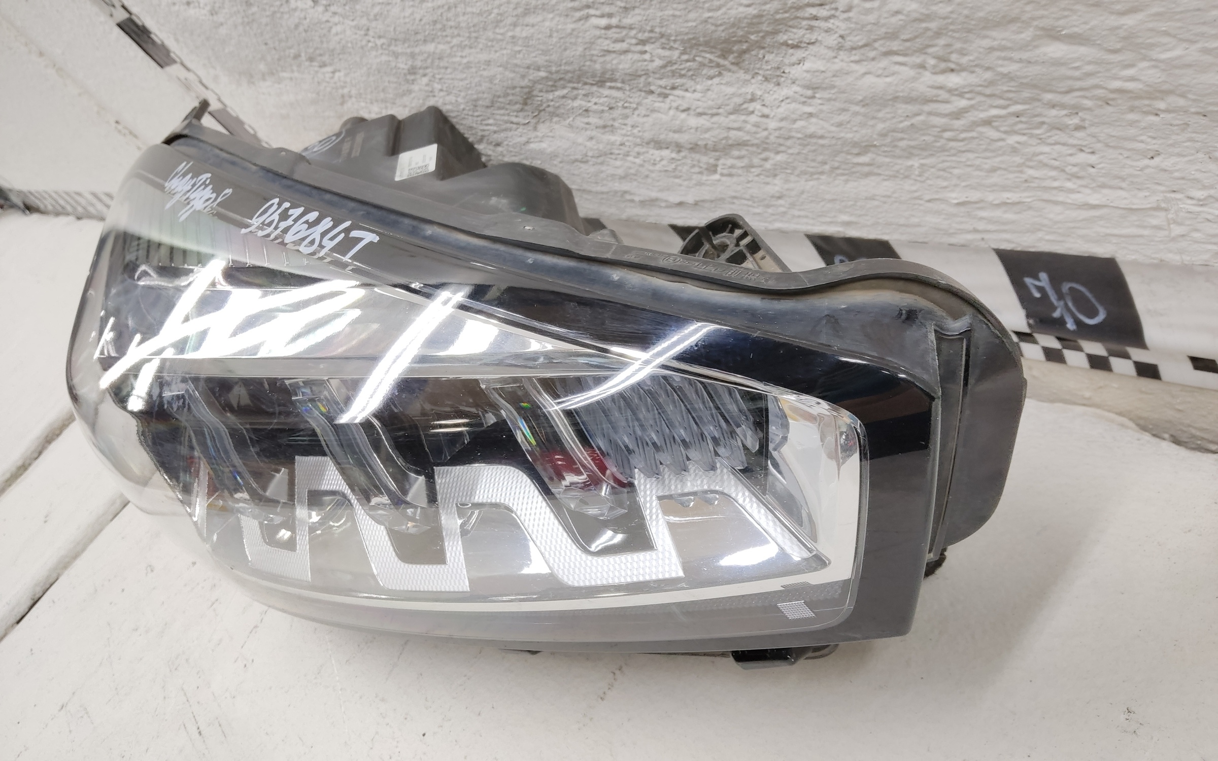 Фара передняя правая Chery Tiggo 8 LED