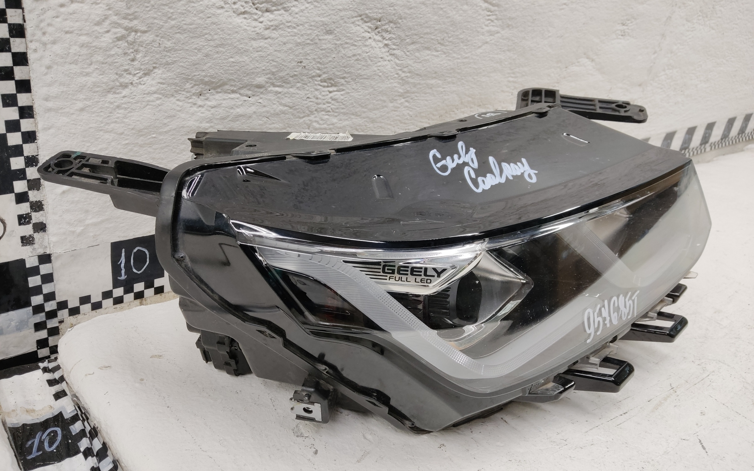 Фара передняя правая Geely Coolray LED