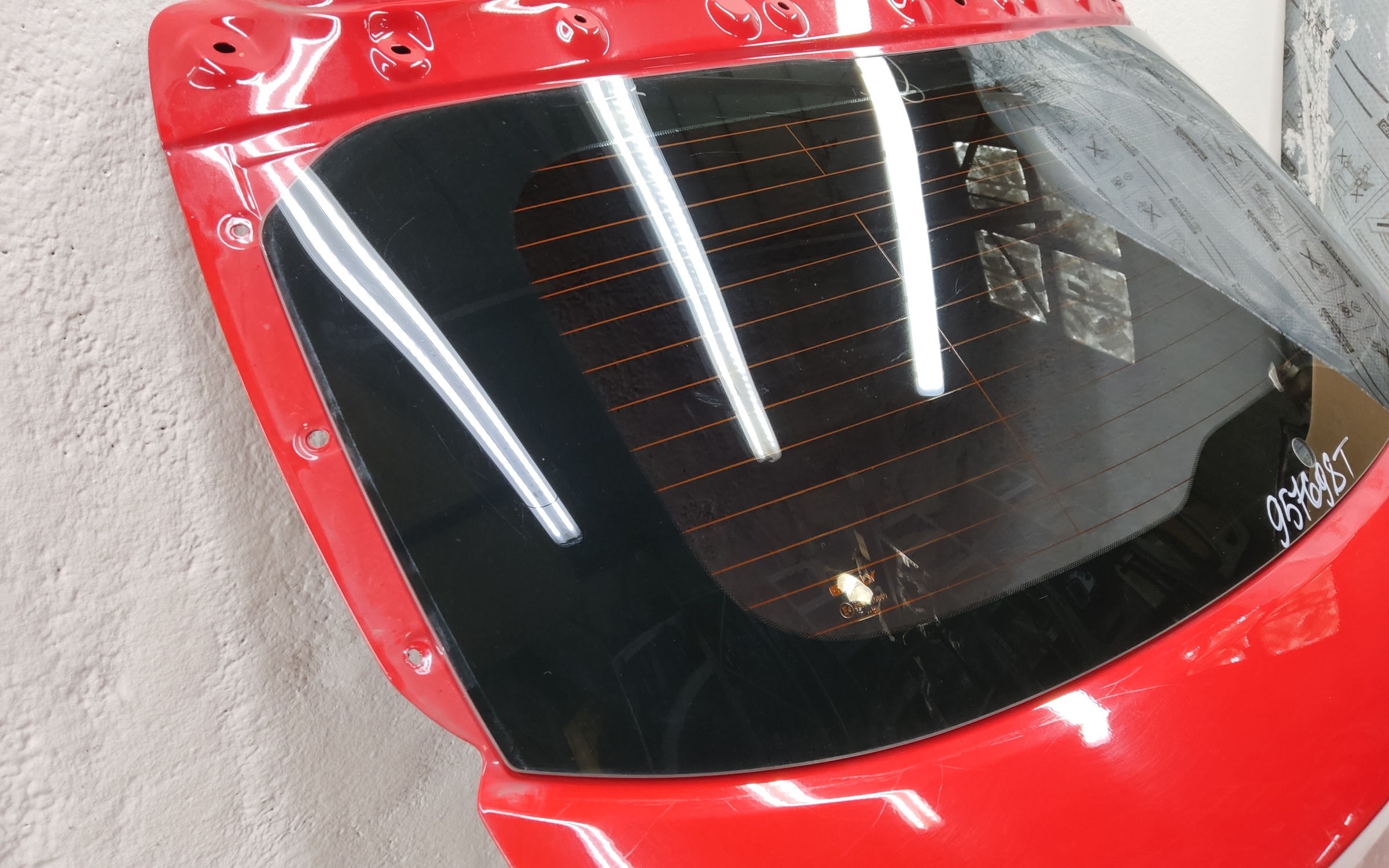 Стекло крышки багажника Geely Coolray