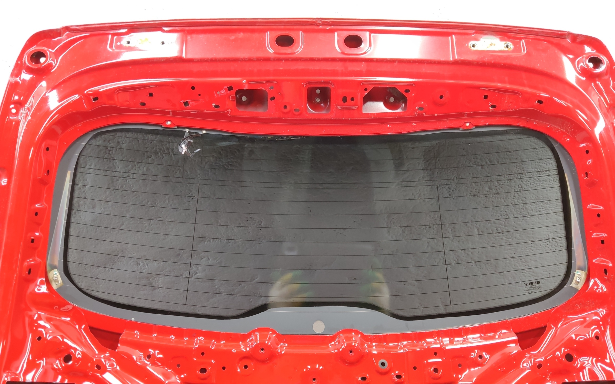 Стекло крышки багажника Geely Coolray