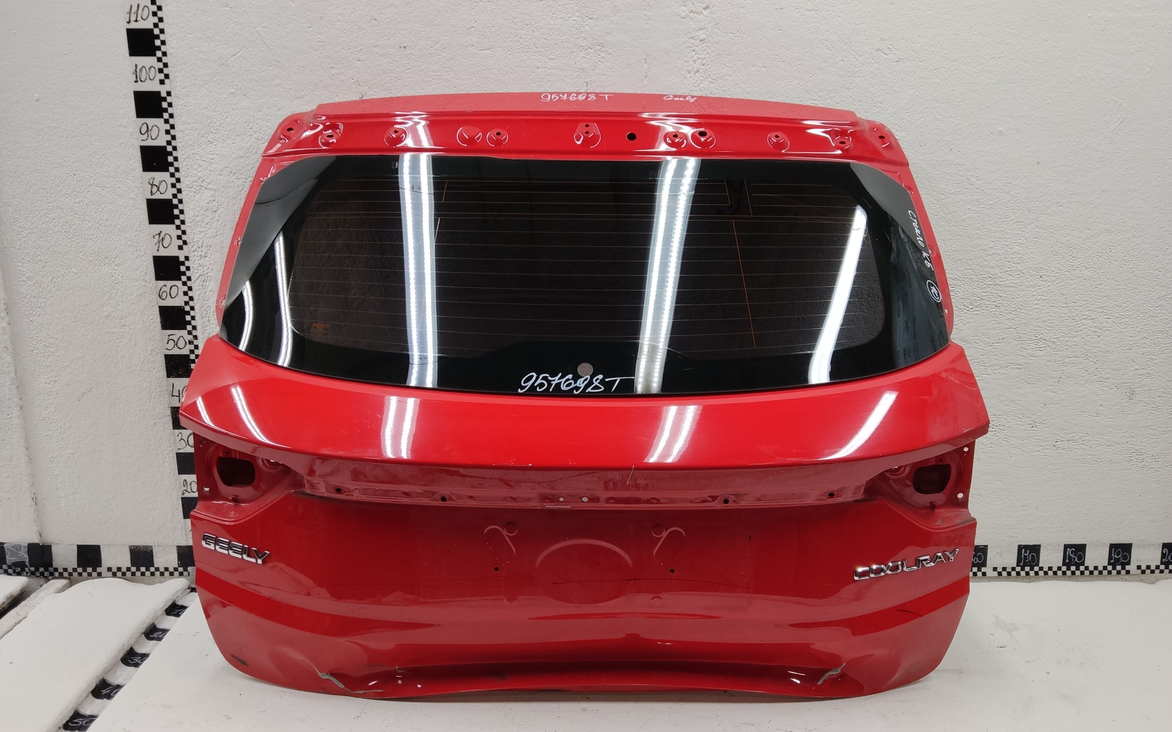 Стекло крышки багажника Geely Coolray
