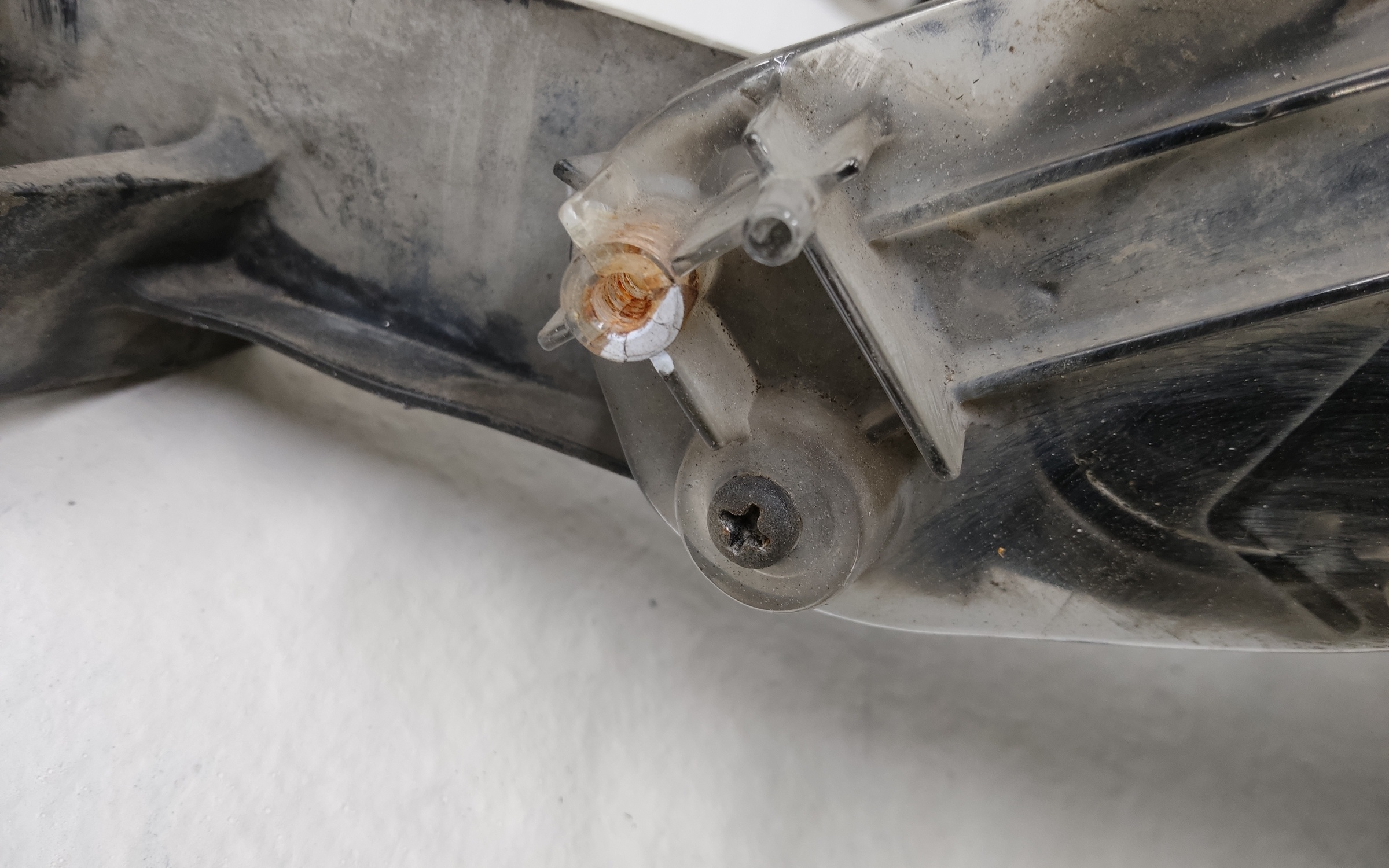 Фара передняя левая Toyota Land Cruiser 200 Restail 2 LED светлая