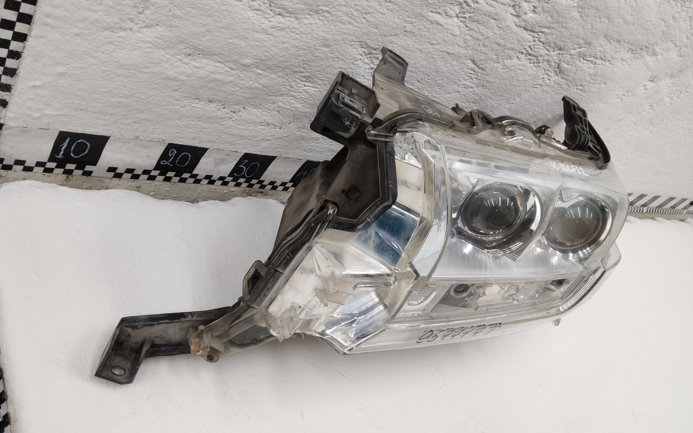 Фара передняя левая Toyota Land Cruiser 200 Restail 2 LED светлая