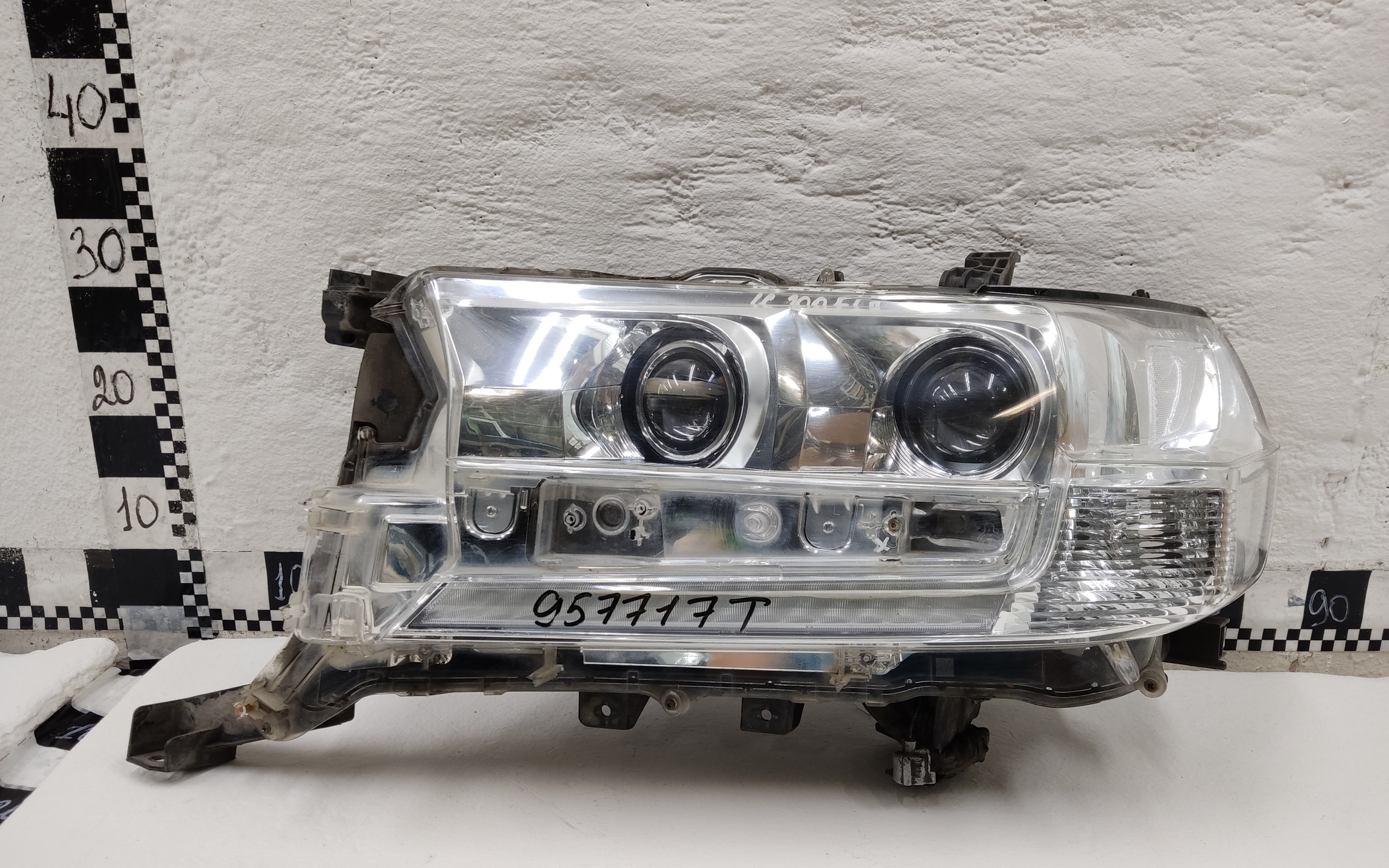 Фара передняя левая Toyota Land Cruiser 200 Restail 2 LED светлая