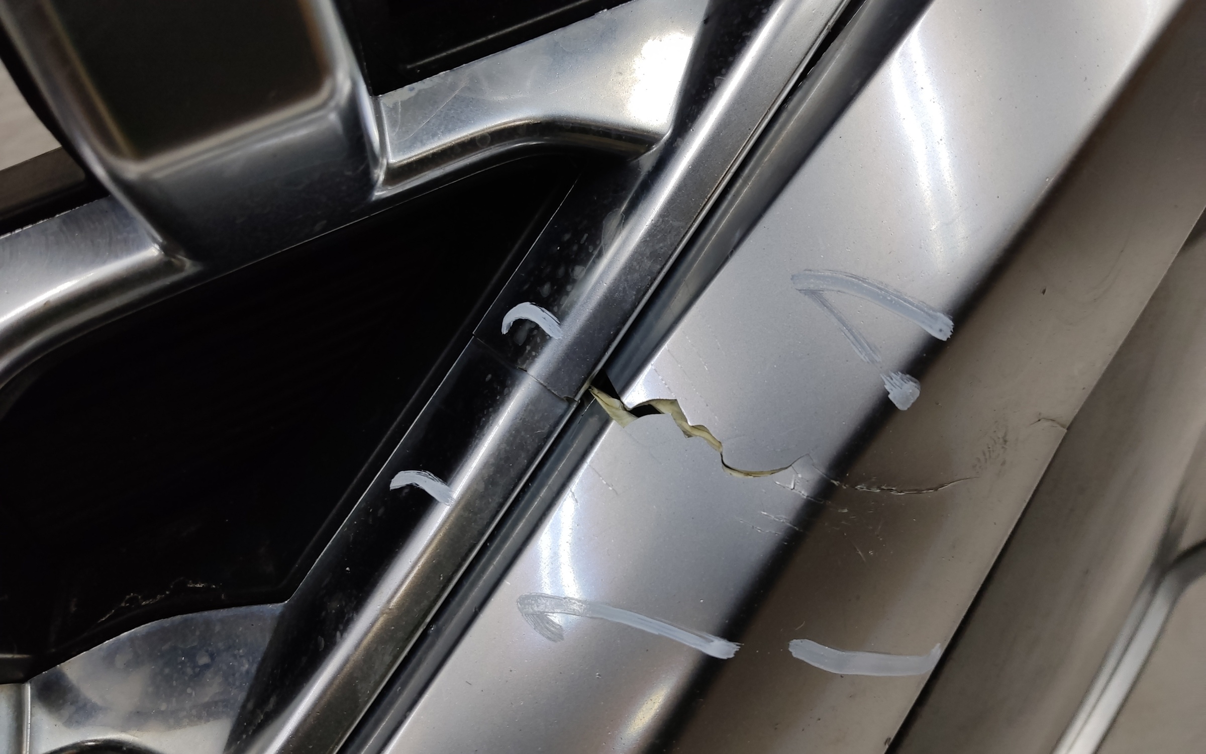 Бампер передний Hyundai Santa Fe 4 Restail