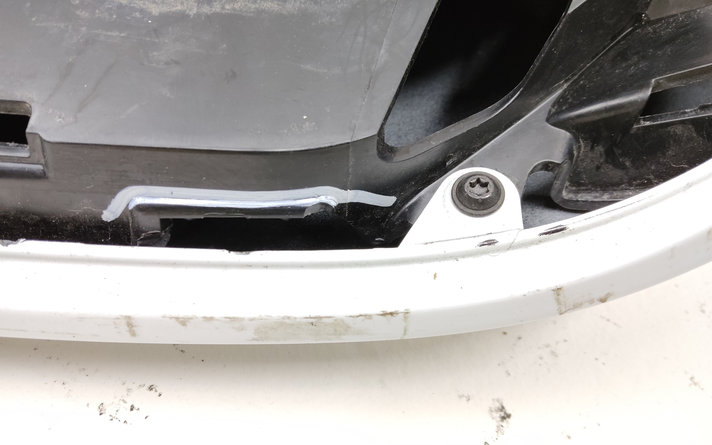 Спойлер крышки багажника Land Rover Discovery Sport Restail